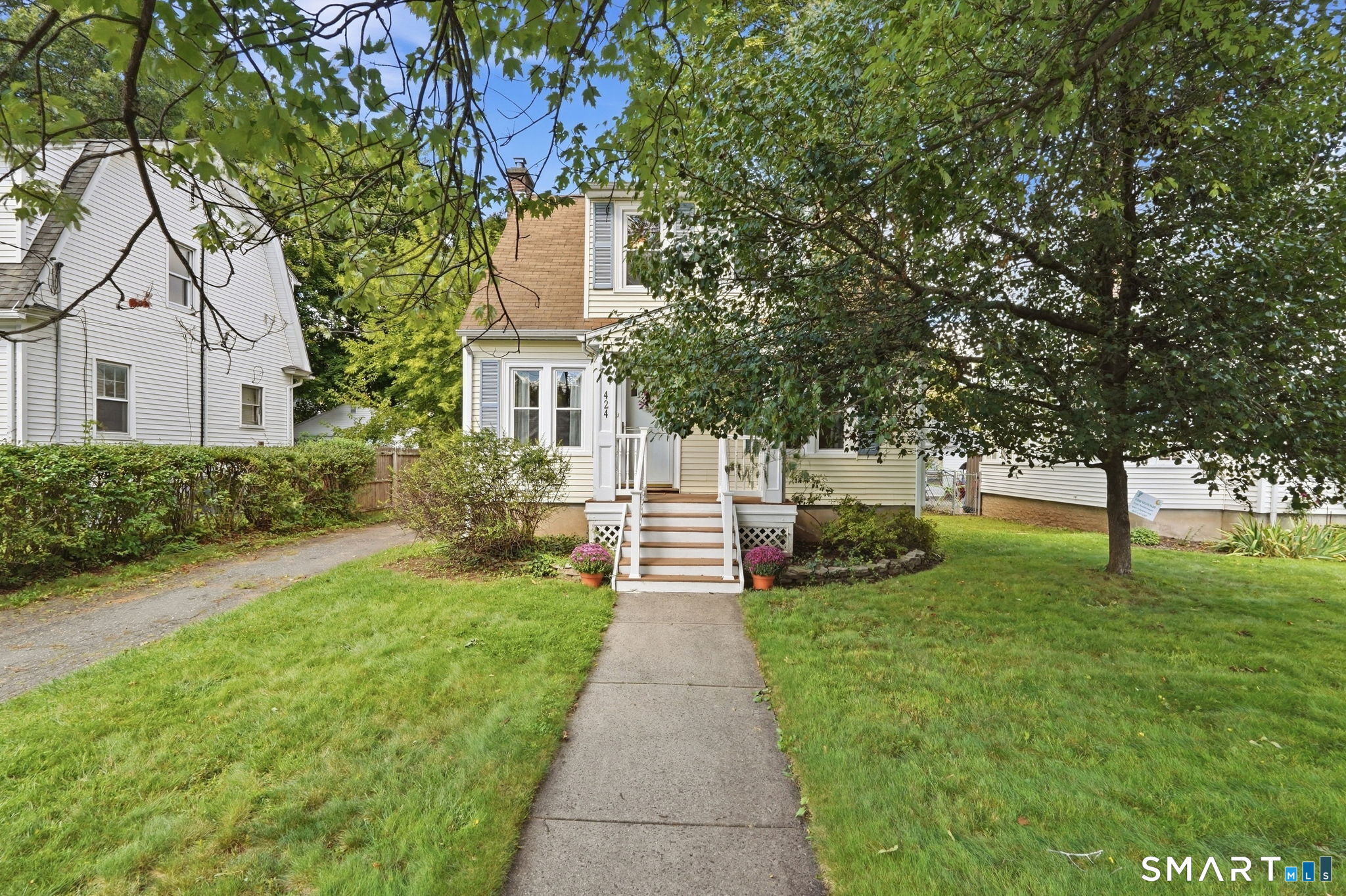 424 Commonwealth Avenue Property Photo 1