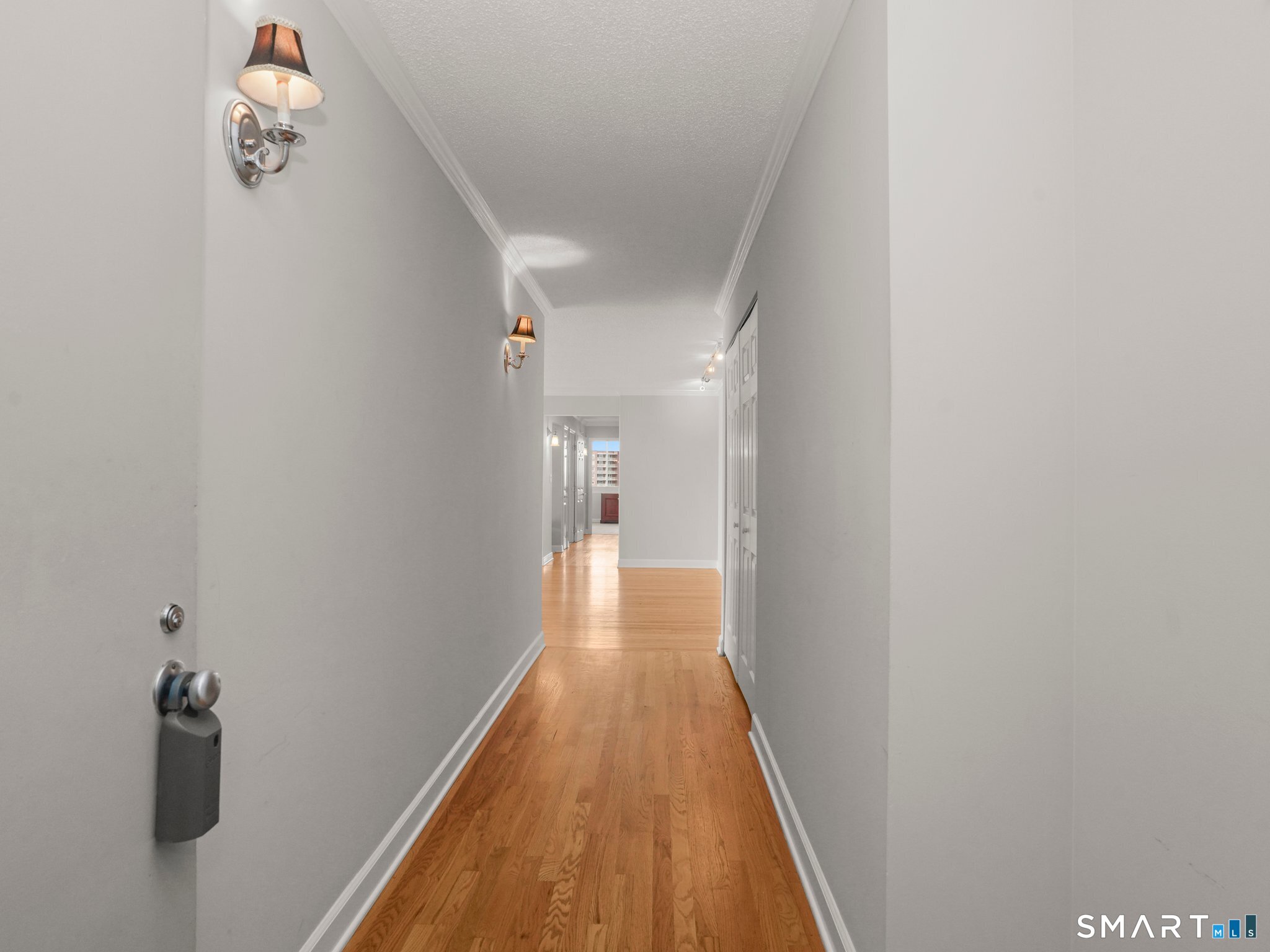 1 Strawberry Hill 12e Avenue Property Photo 4