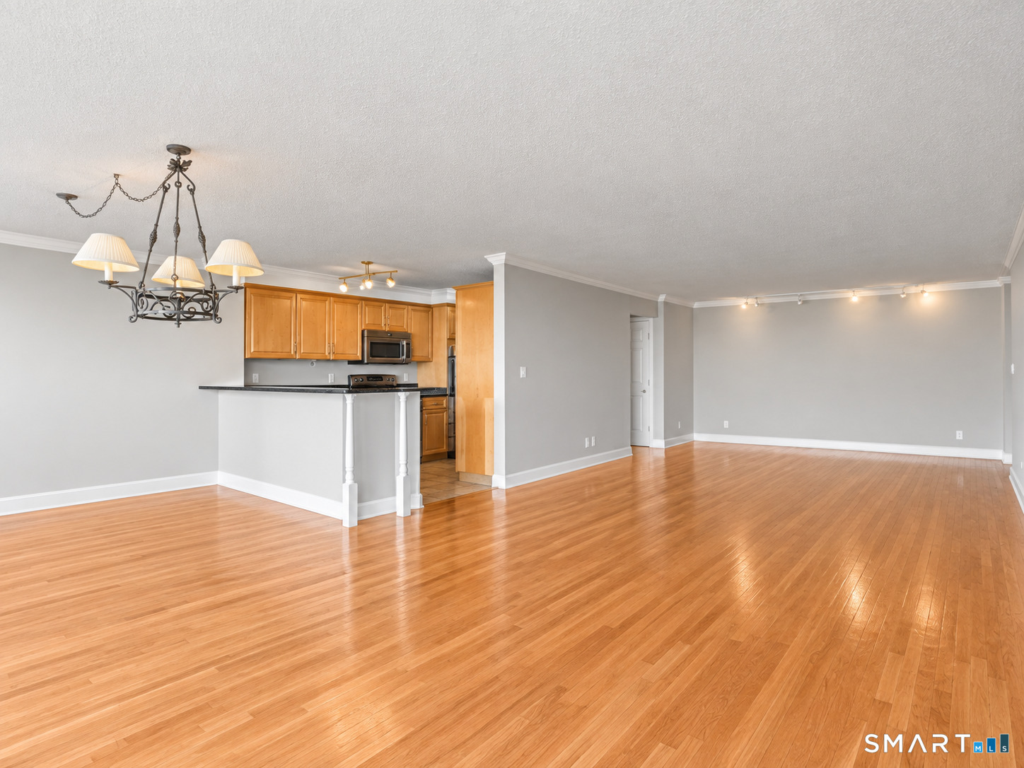 1 Strawberry Hill 12e Avenue Property Photo 8
