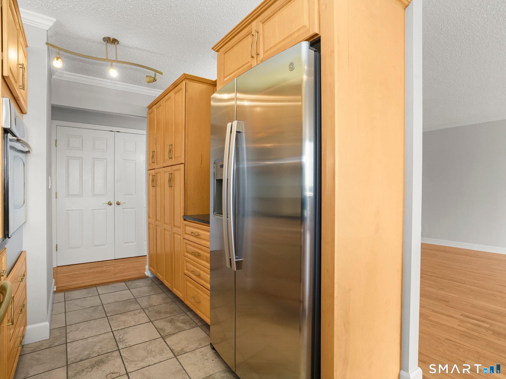 1 Strawberry Hill 12e Avenue Property Photo 13