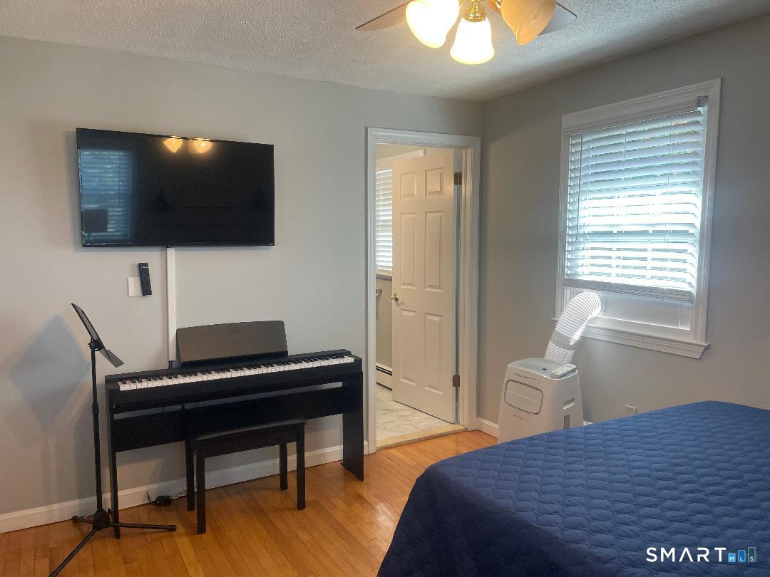10 Pleasant Street Property Photo 4