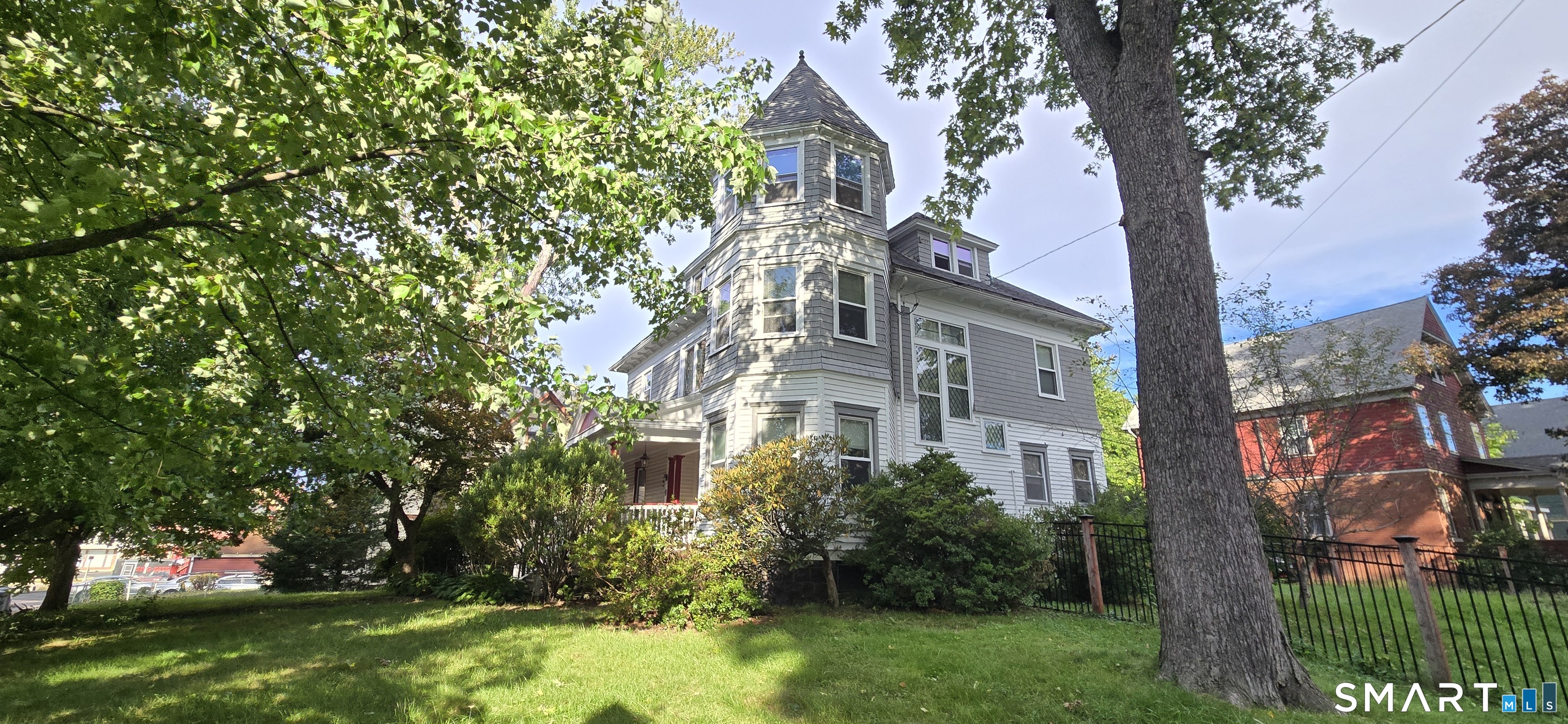 105 Beacon Street Property Photo 1
