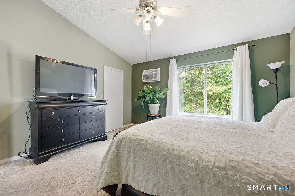 925 Oronoke 101i Road Property Photo 6