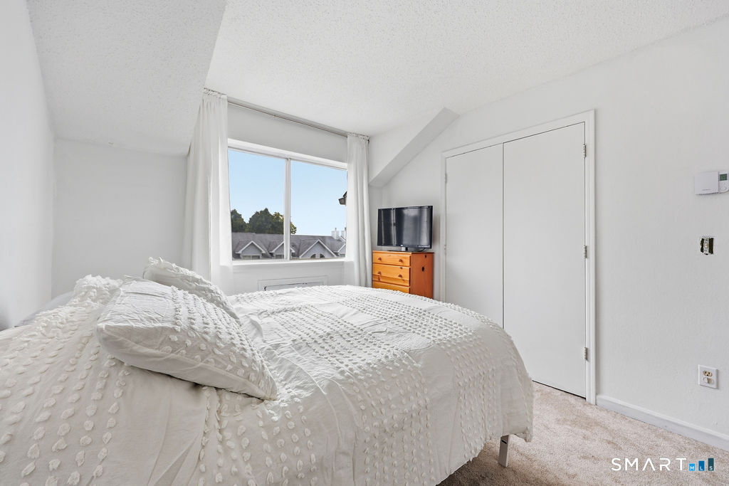 925 Oronoke 101i Road Property Photo 9
