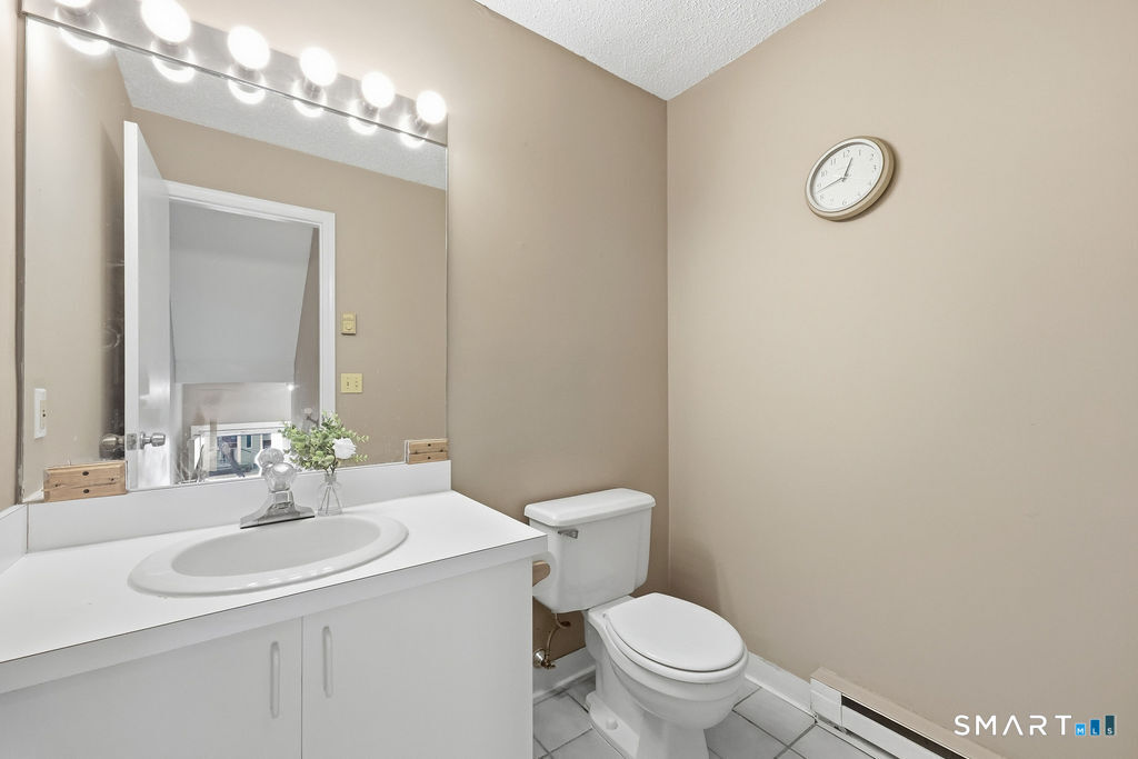 925 Oronoke 101i Road Property Photo 12