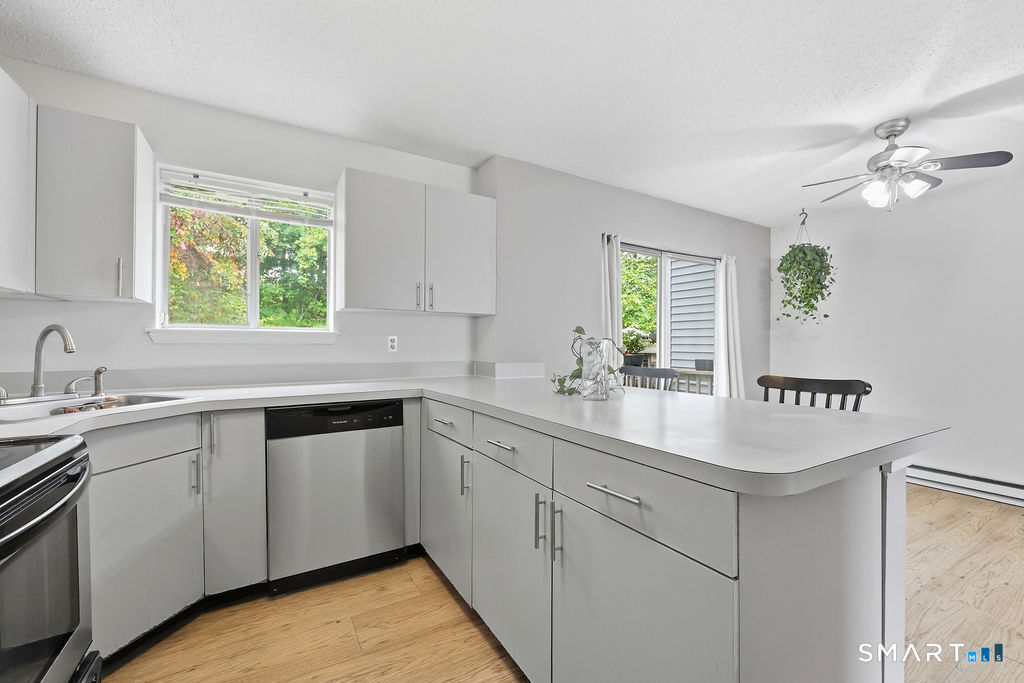 925 Oronoke 101i Road Property Photo 17