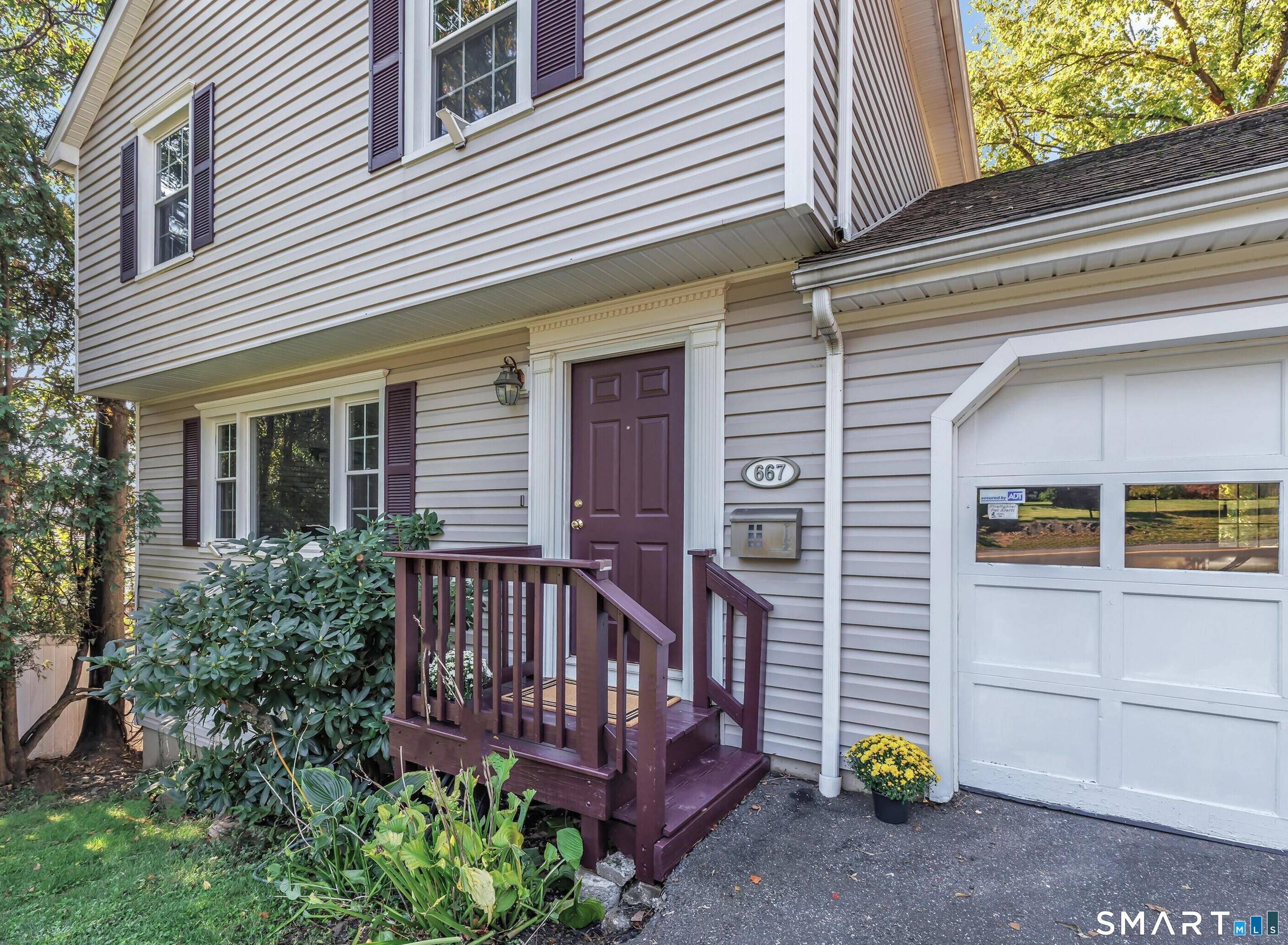 667 Melville Avenue Property Photo 2
