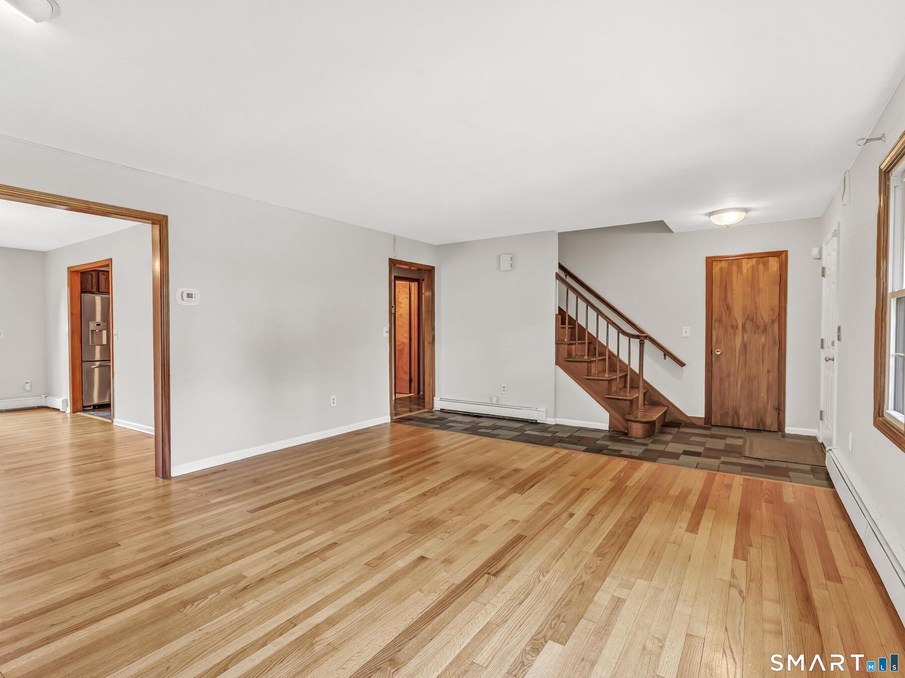 667 Melville Avenue Property Photo 8