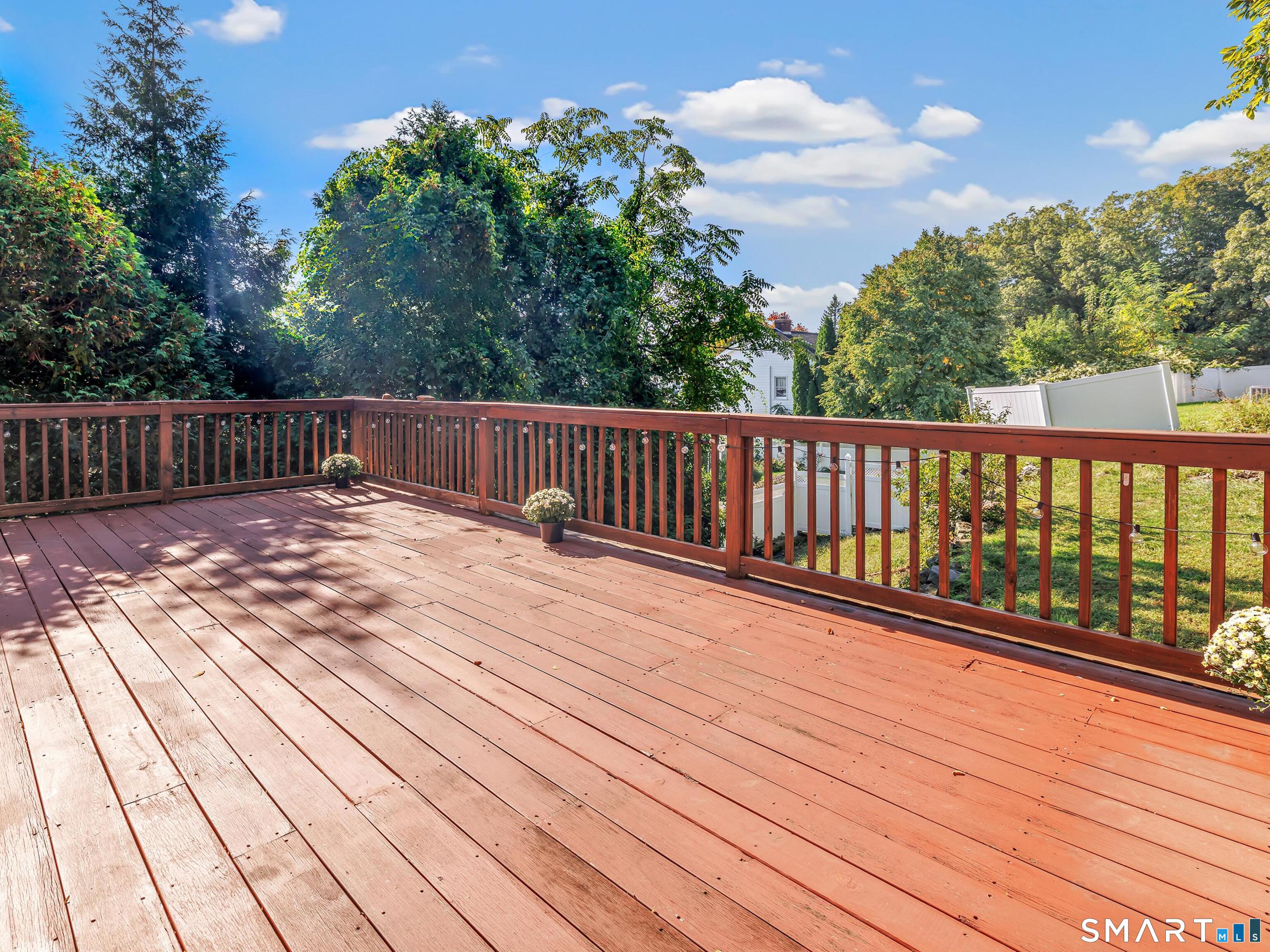 667 Melville Avenue Property Photo 11