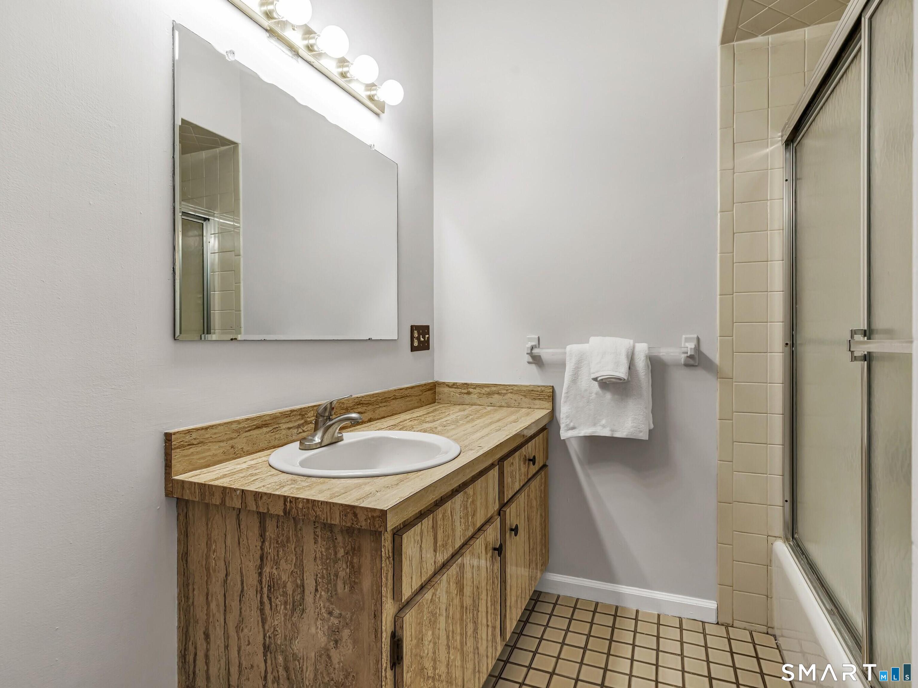 667 Melville Avenue Property Photo 27
