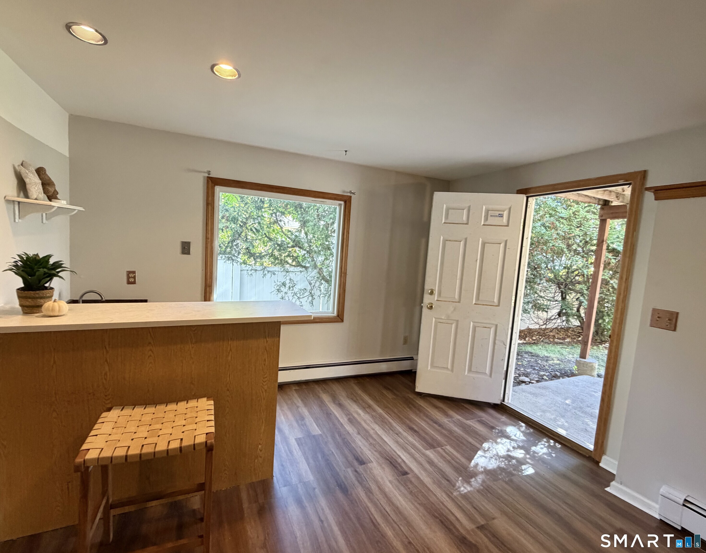 667 Melville Avenue Property Photo 36