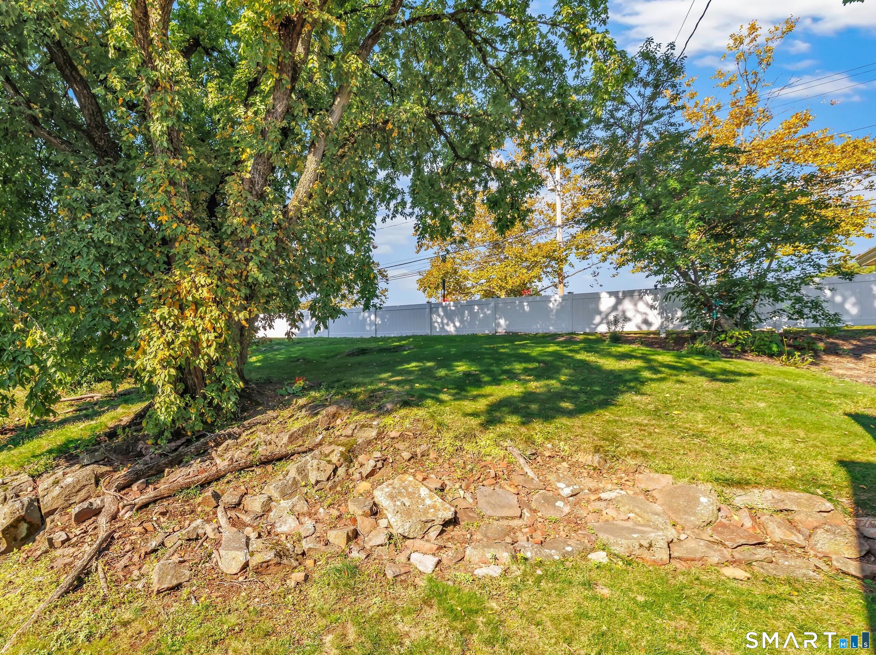 667 Melville Avenue Property Photo 38