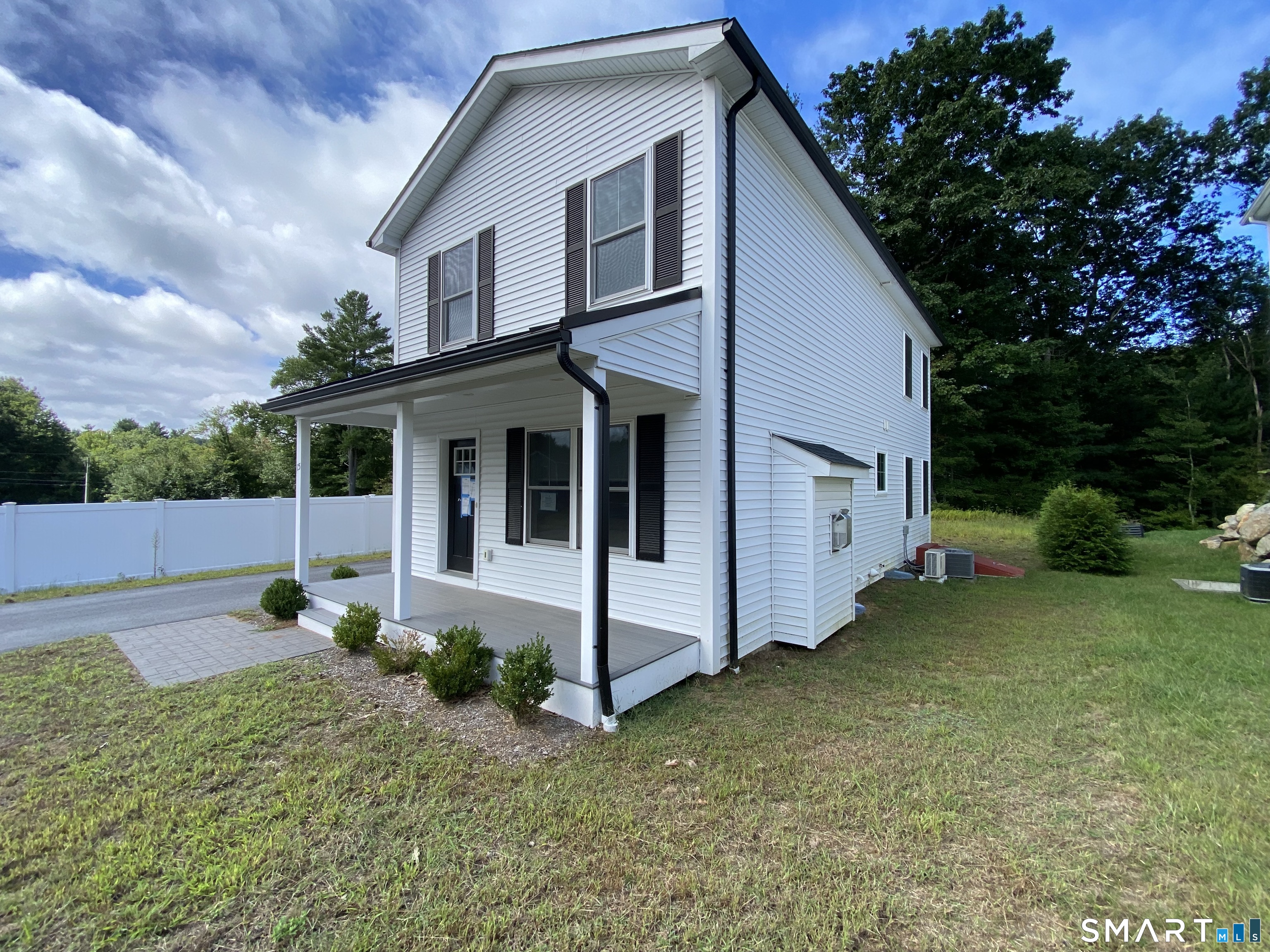 15 Jordan Lane Property Photo 5