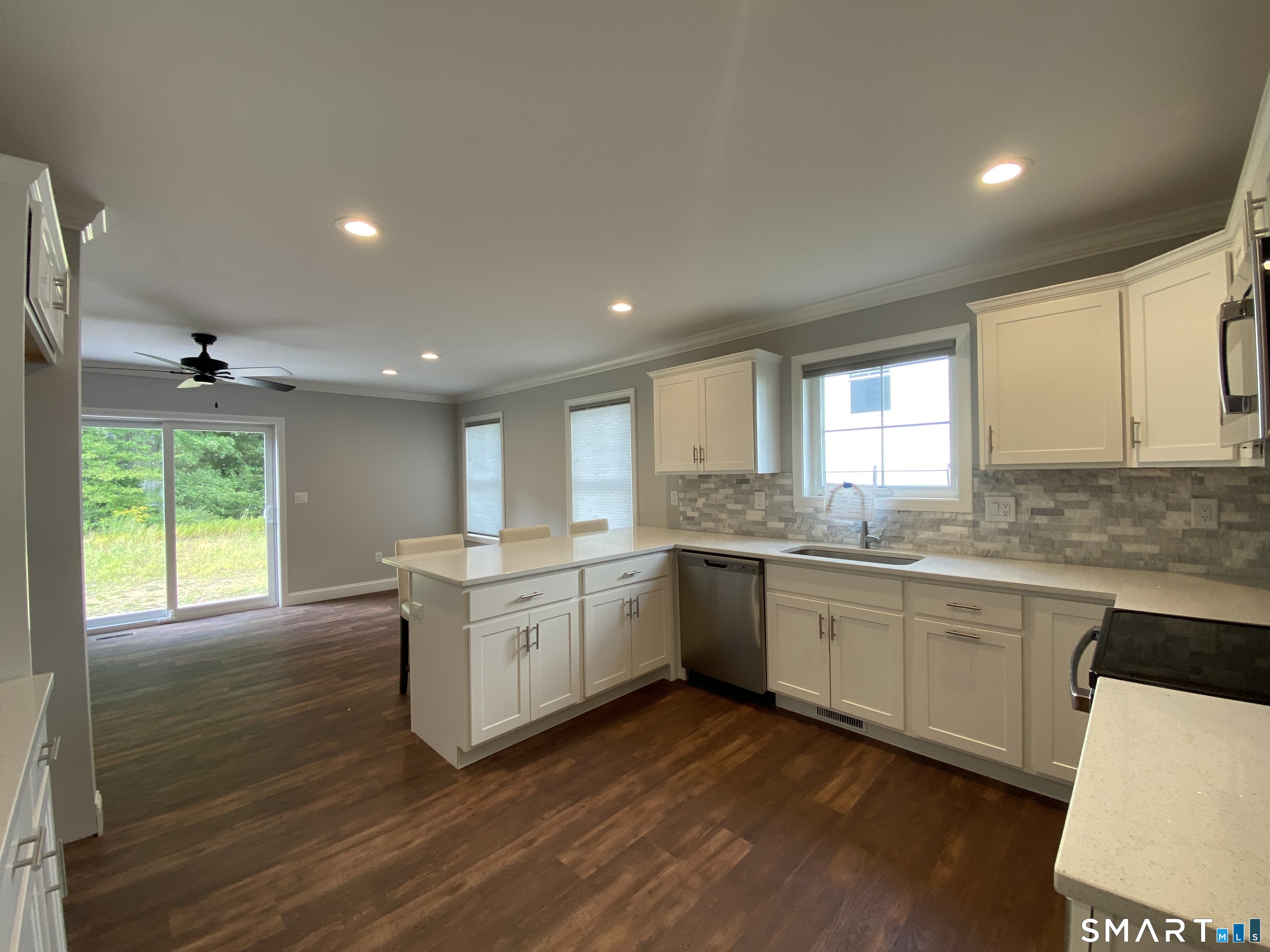 15 Jordan Lane Property Photo 8
