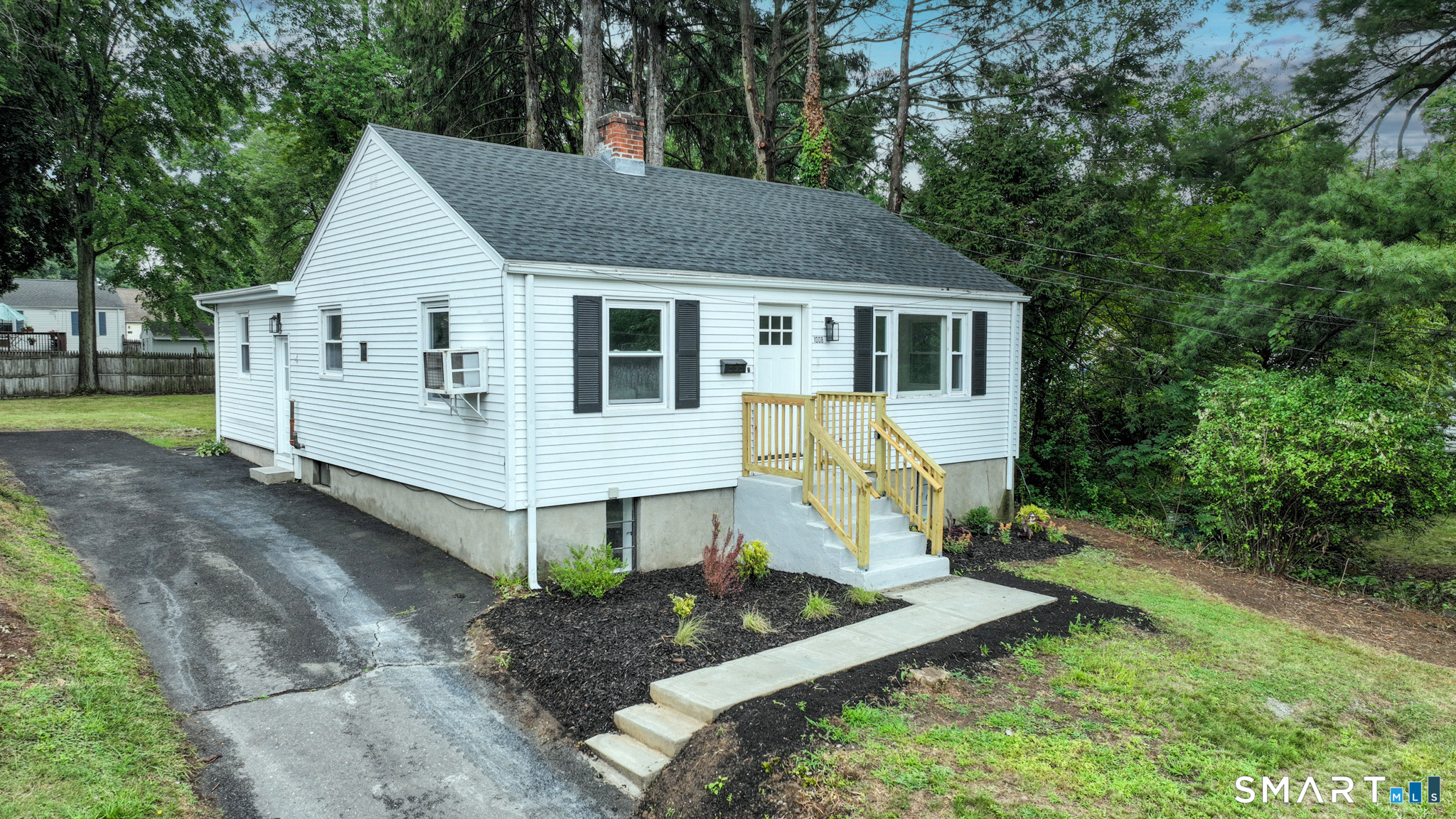 1008 Worthy North Street Property Photo 1