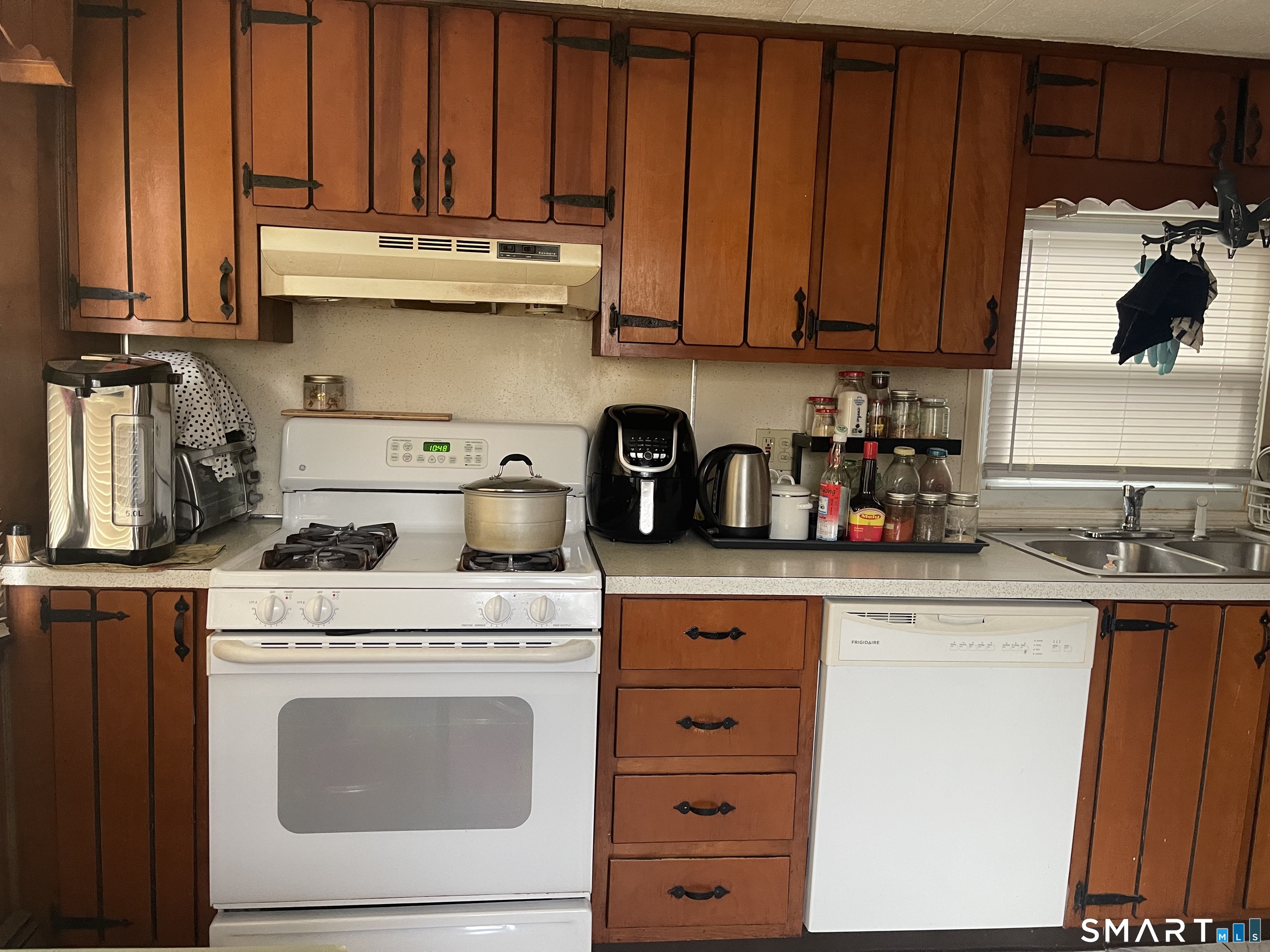 24209802 Property Photo 3