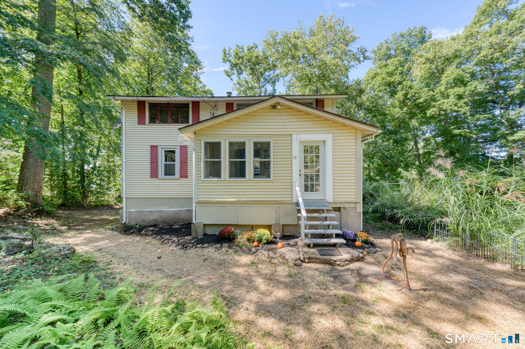 18 Brook Trail Property Photo 1