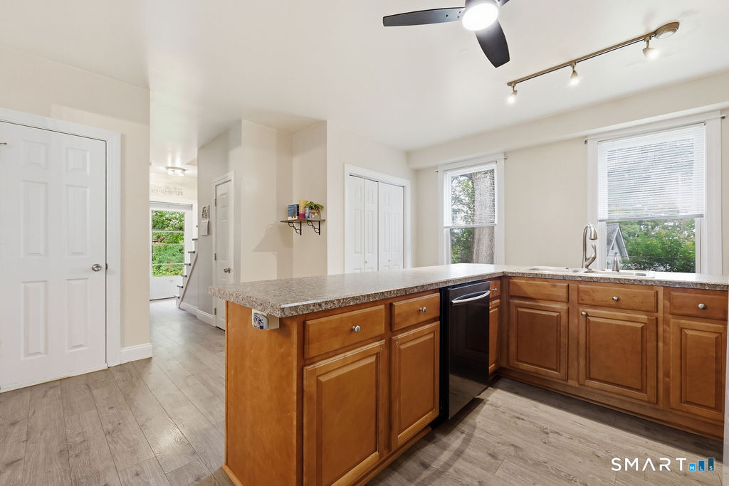 118 Reservoir Avenue Property Photo 6