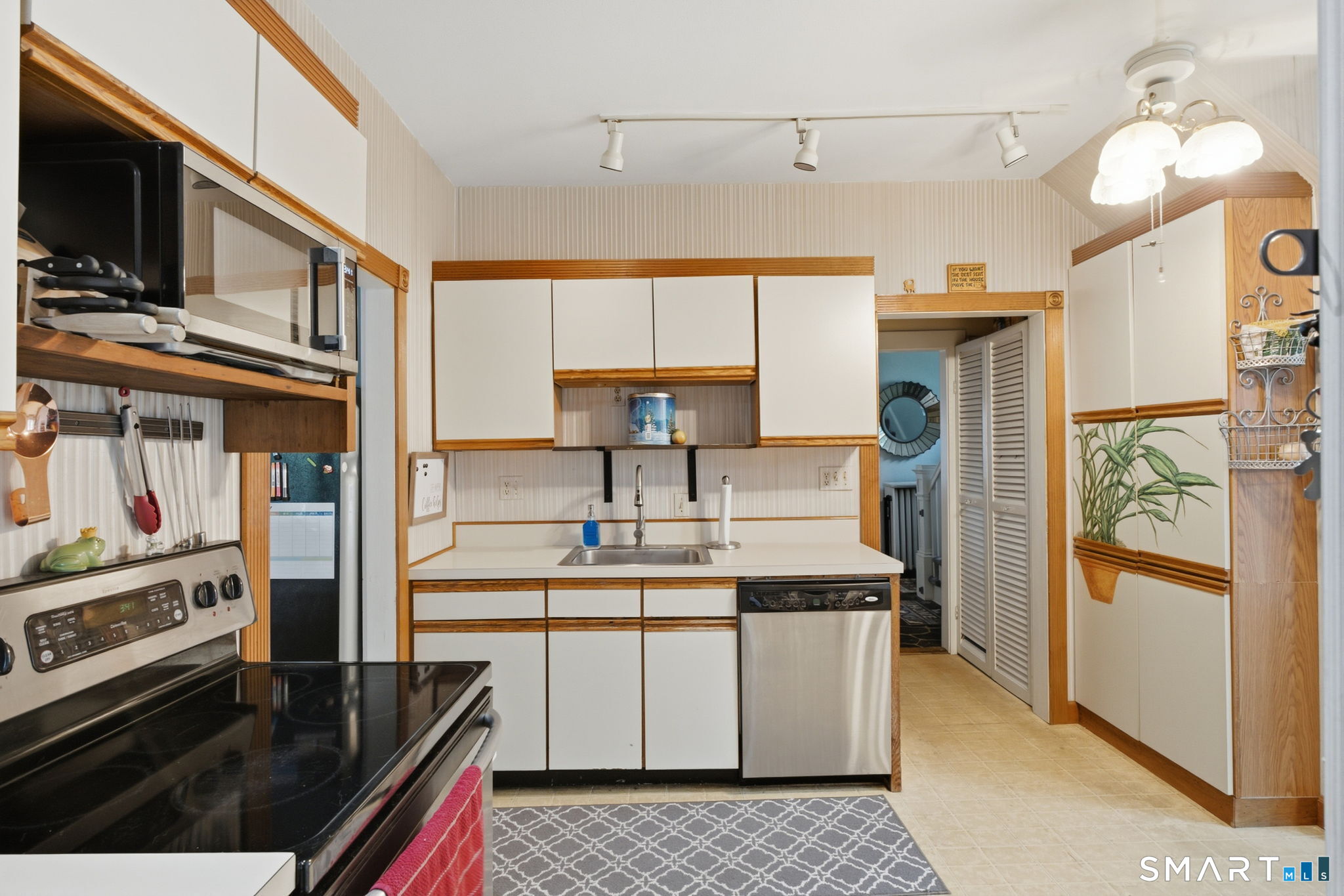 175 Newton Street Property Photo 12