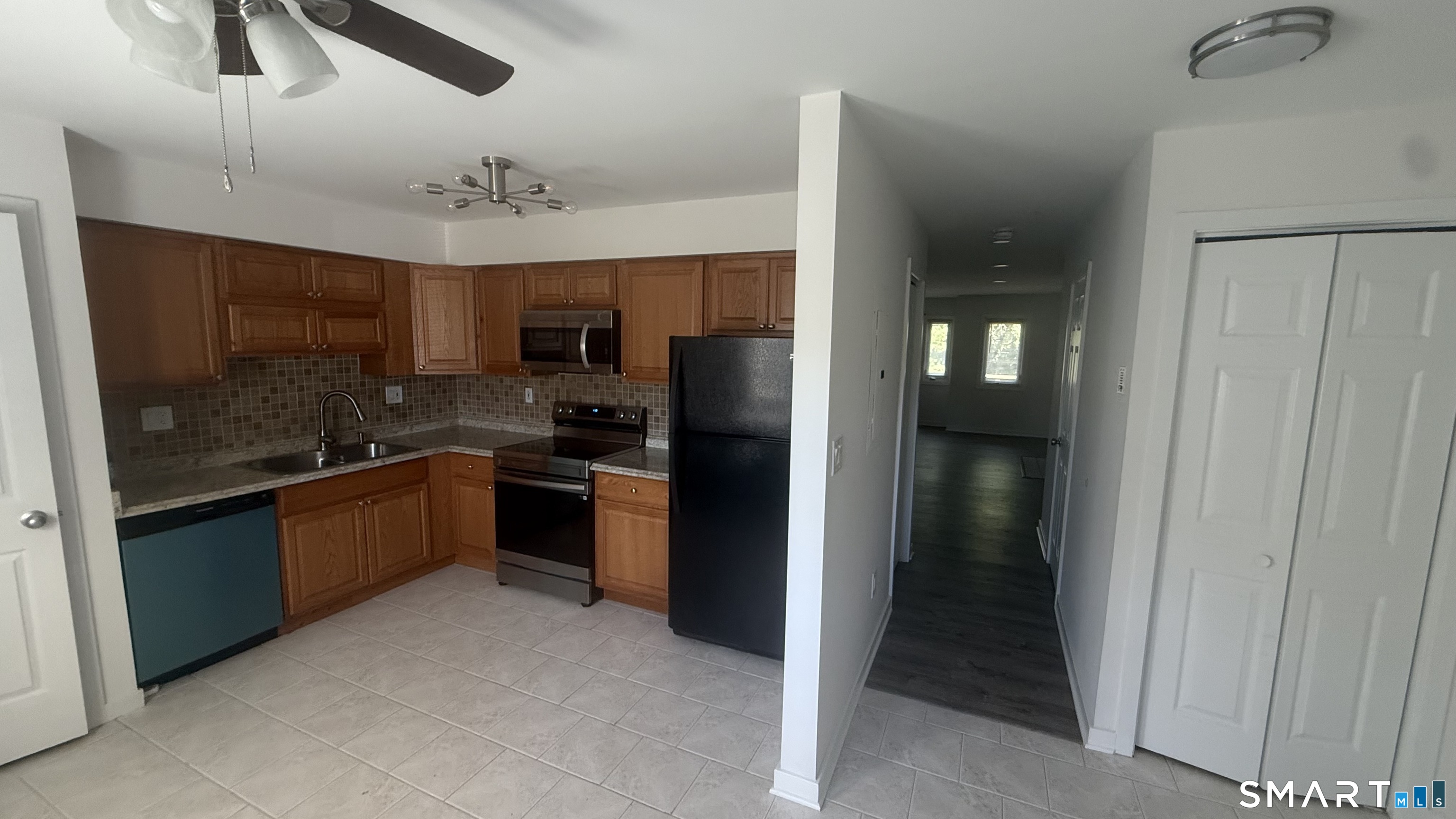 1414 Whitney A3 Avenue Property Photo 1