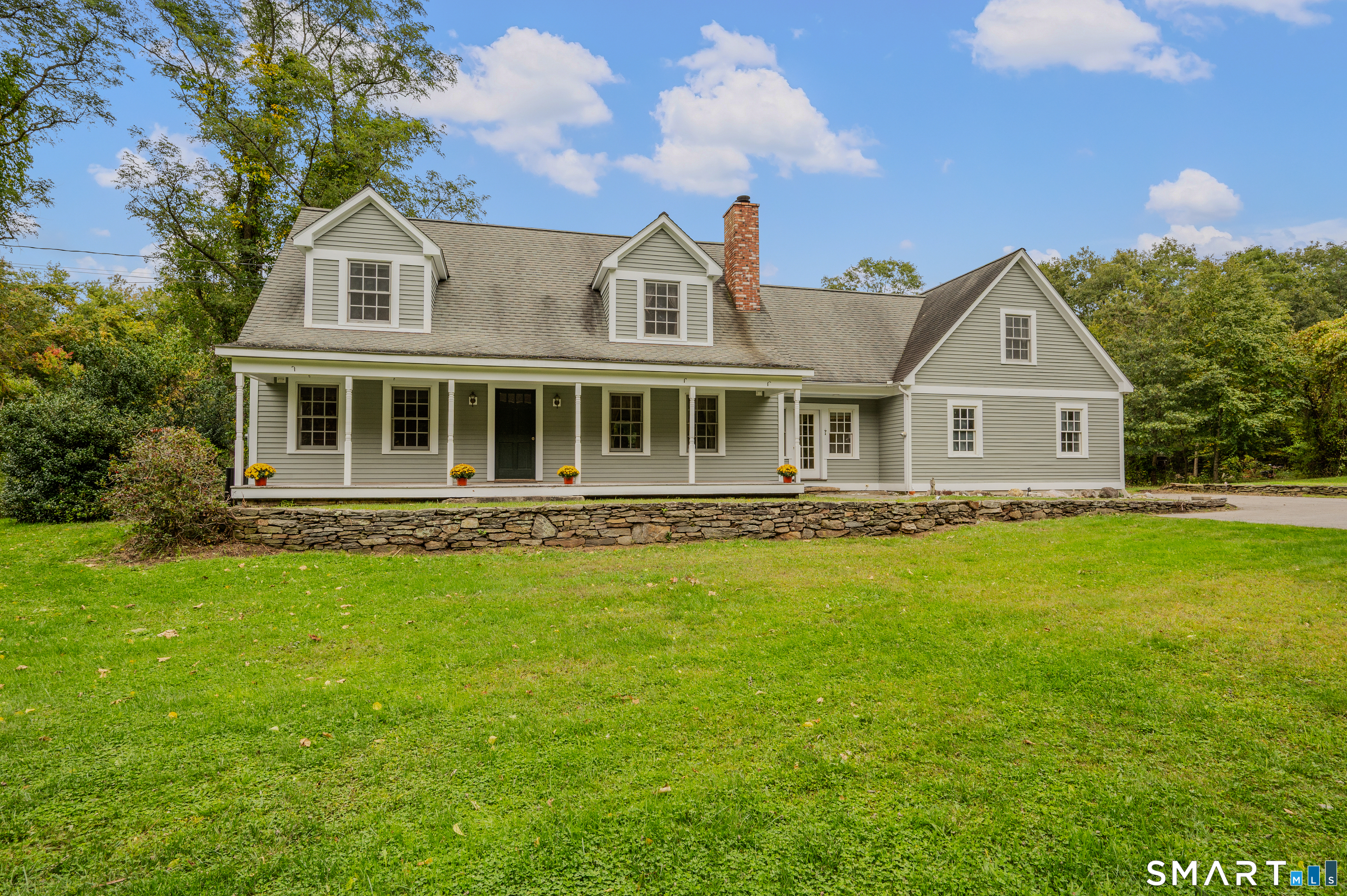 440 West Road Property Photo 1