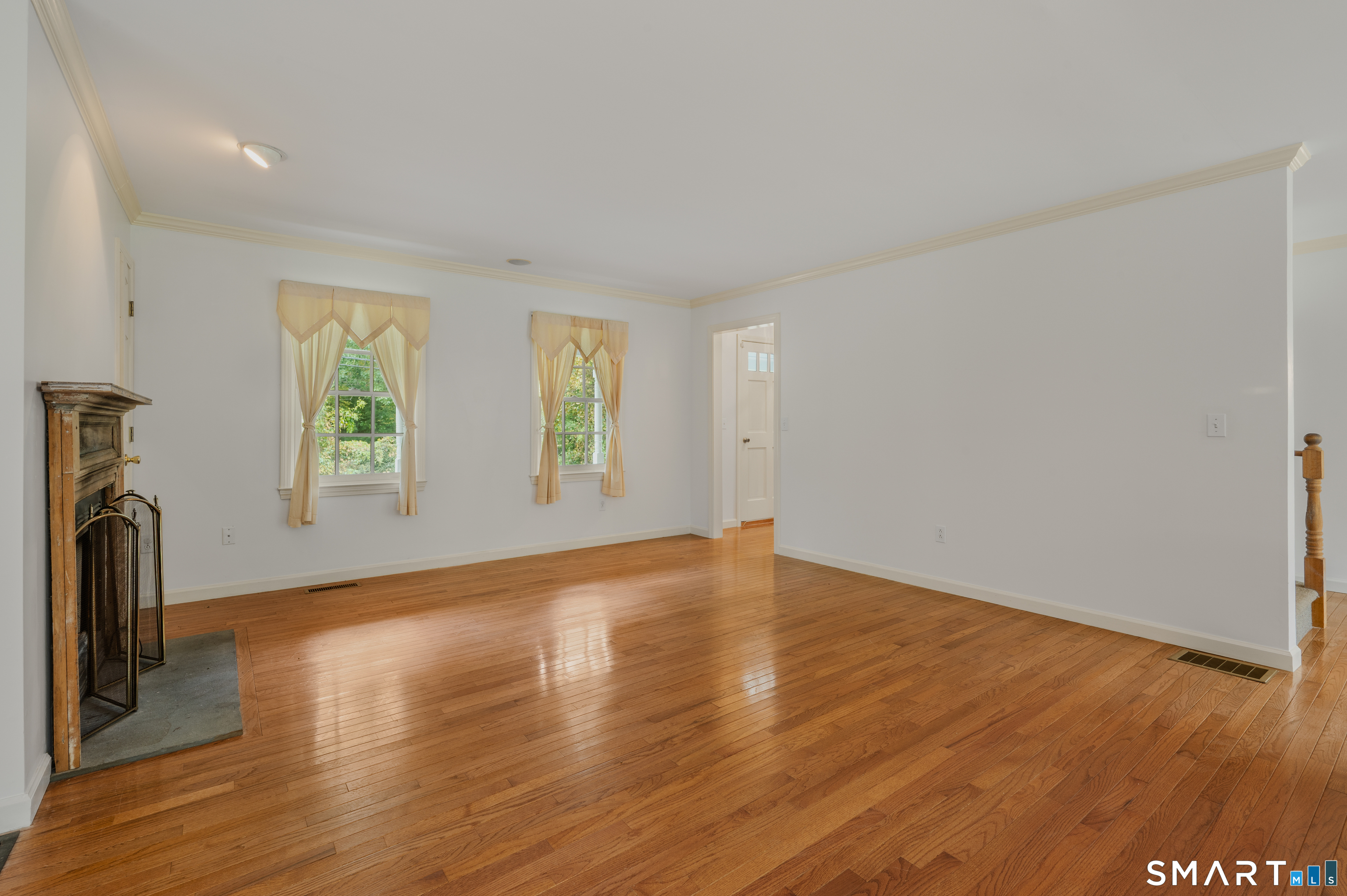 440 West Road Property Photo 6
