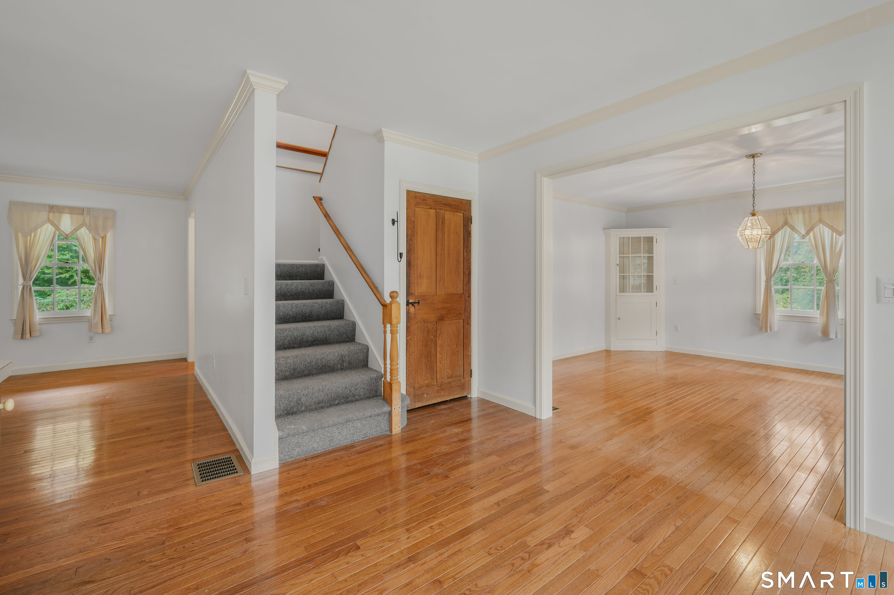 440 West Road Property Photo 10