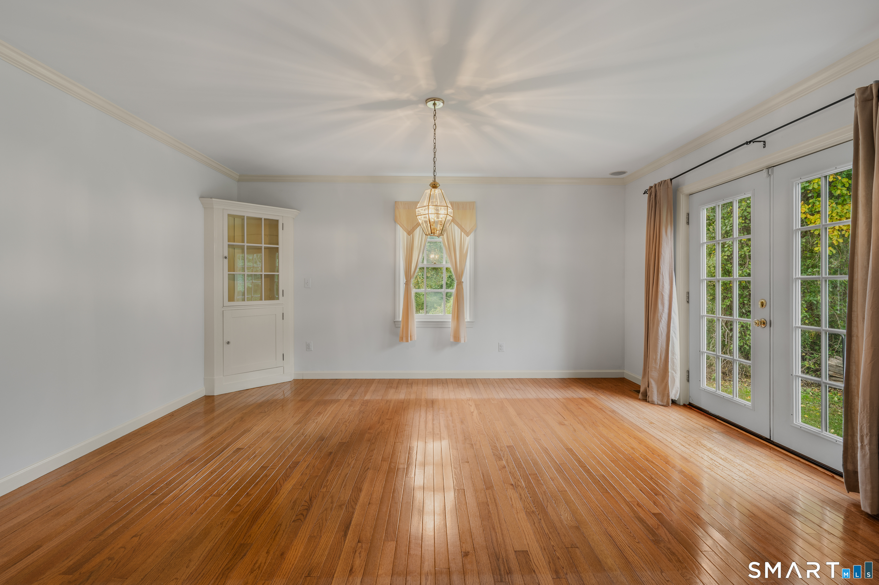 440 West Road Property Photo 11