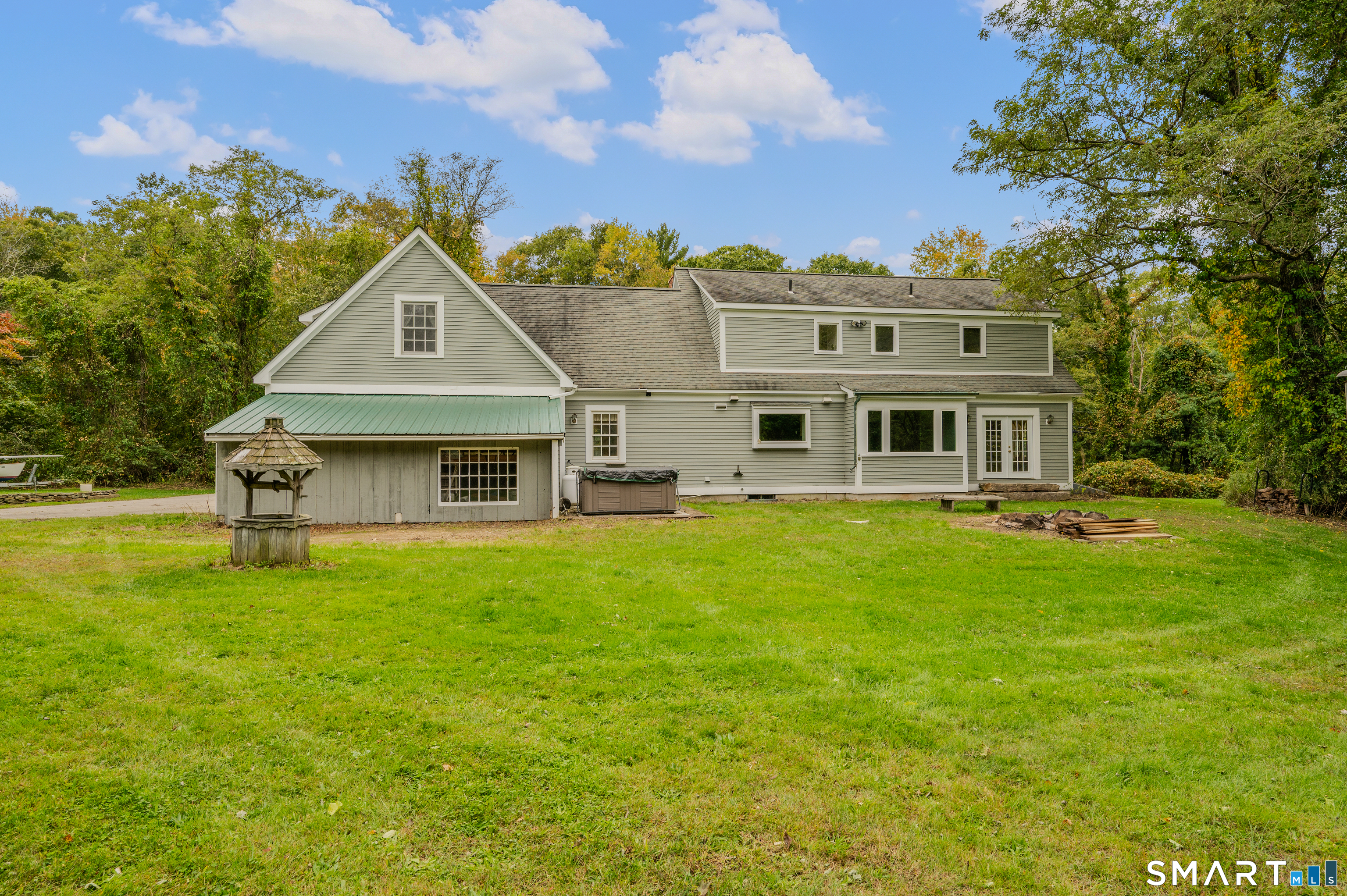 440 West Road Property Photo 29