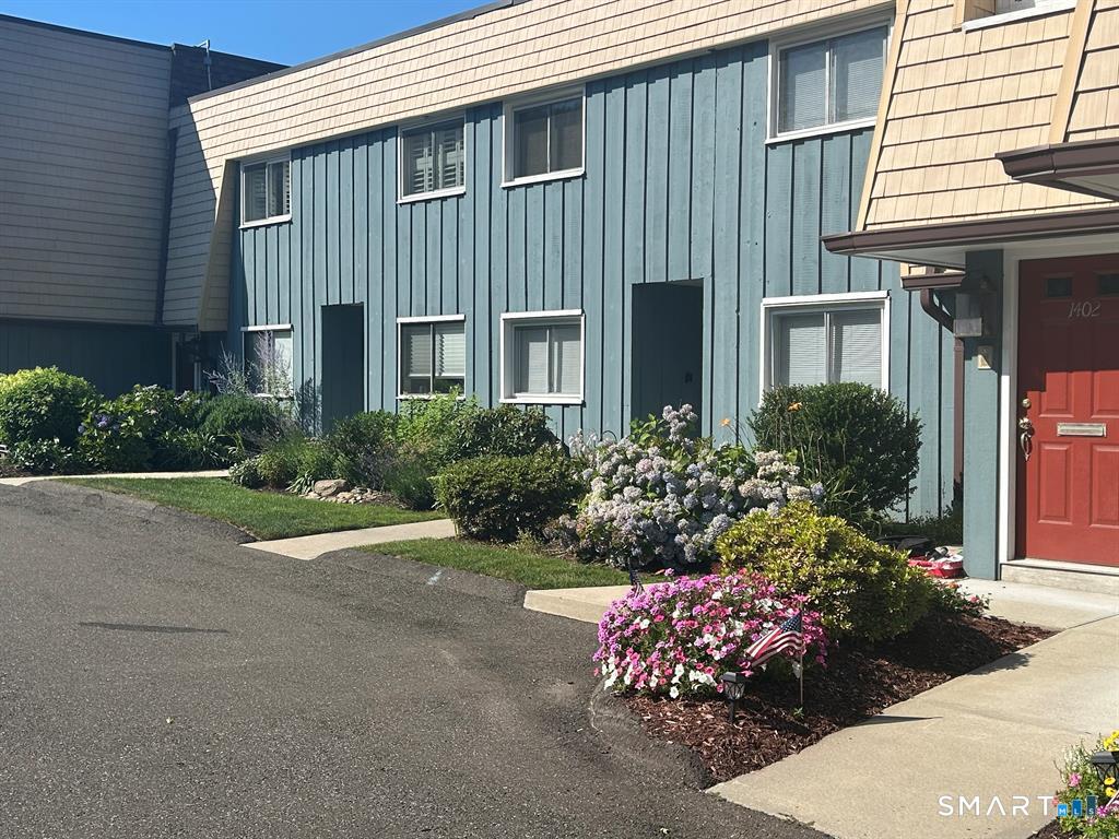 1450 Melville 1450 Avenue Property Photo 1