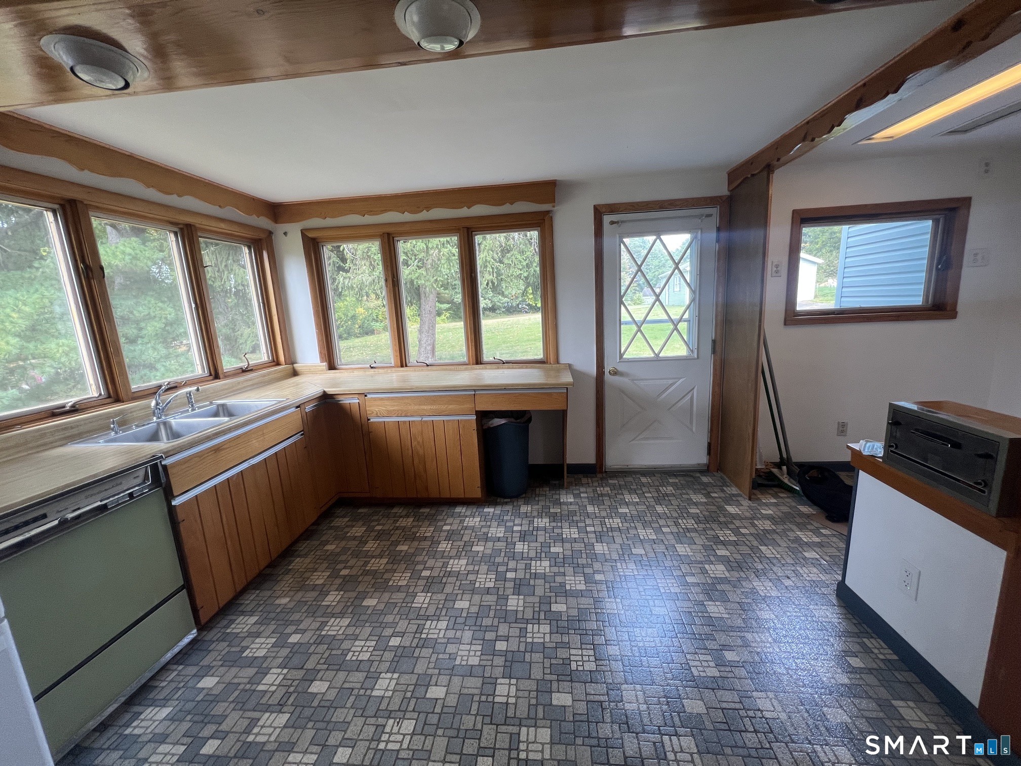 331 Griswold Street Property Photo 11