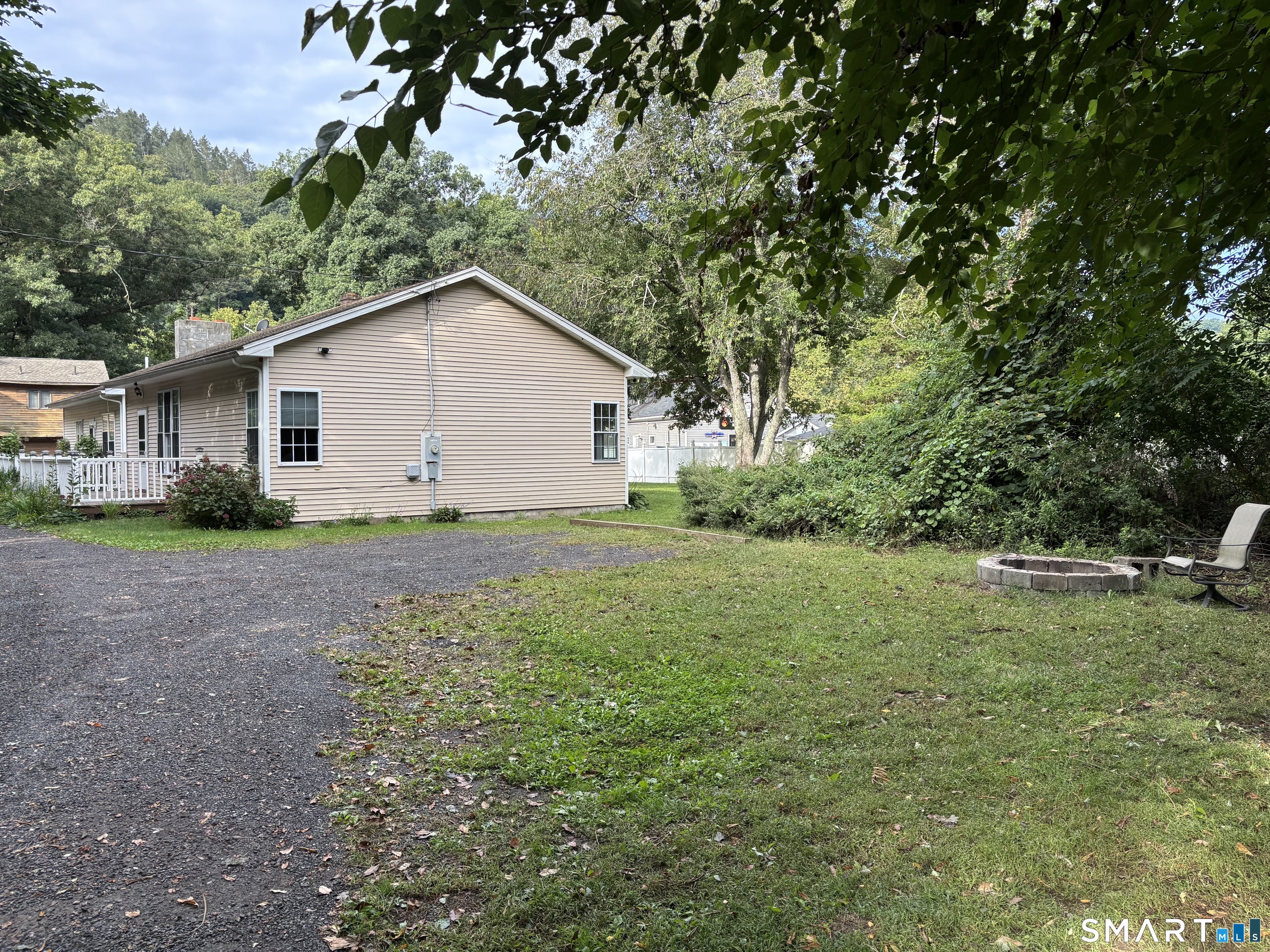 175 Roosevelt Drive Property Photo 2