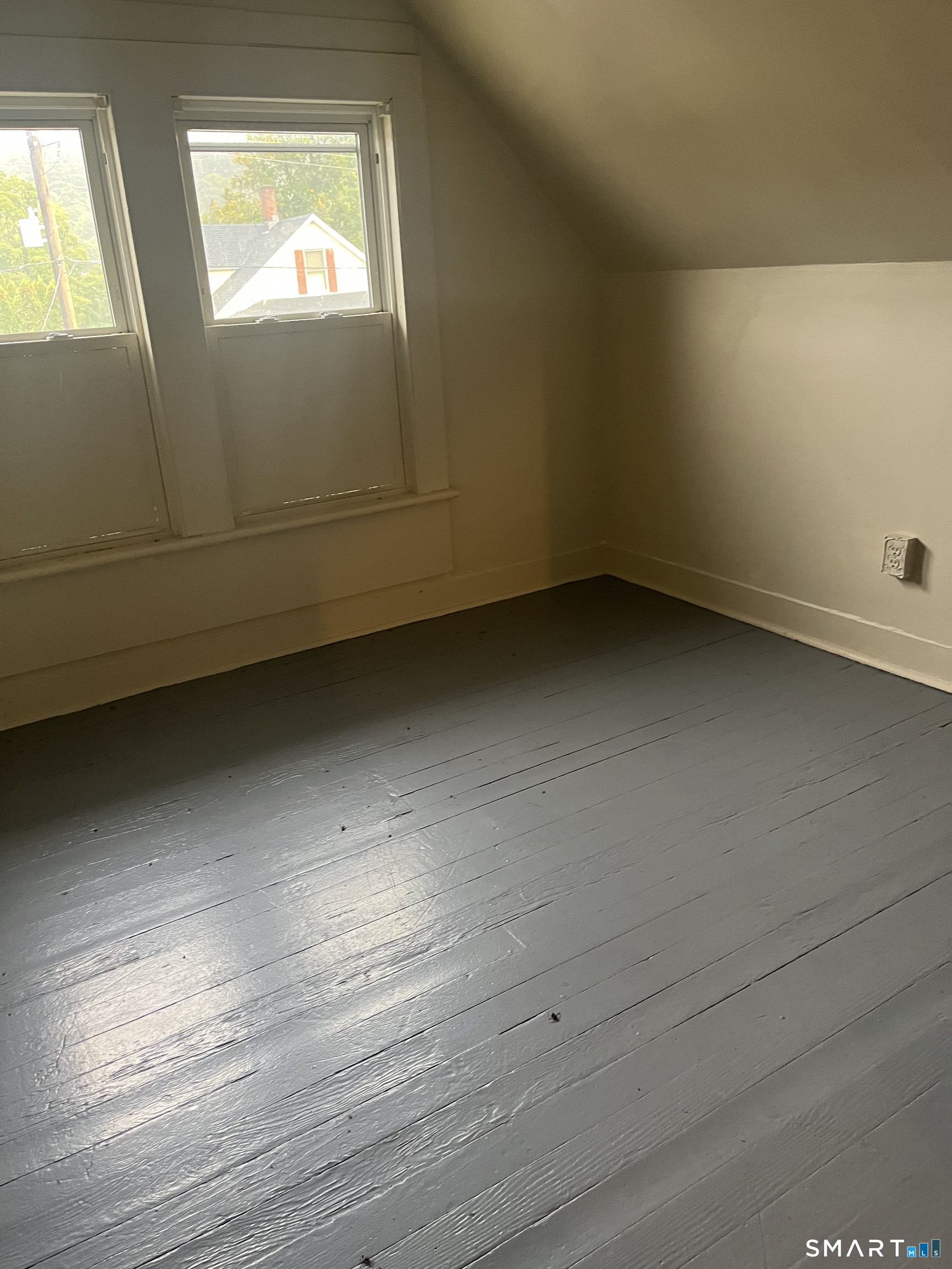 288 Oak 2nd Fl Avenue Property Photo 7