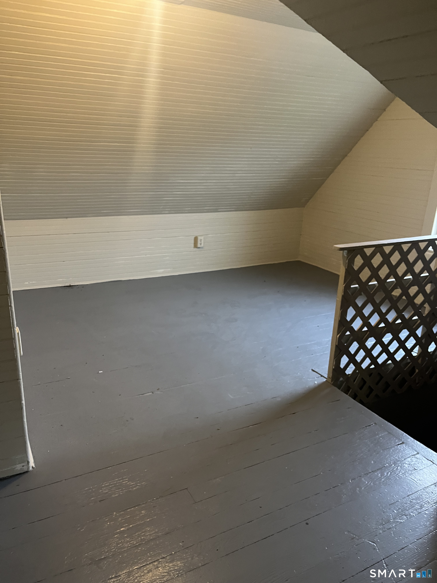288 Oak 2nd Fl Avenue Property Photo 8