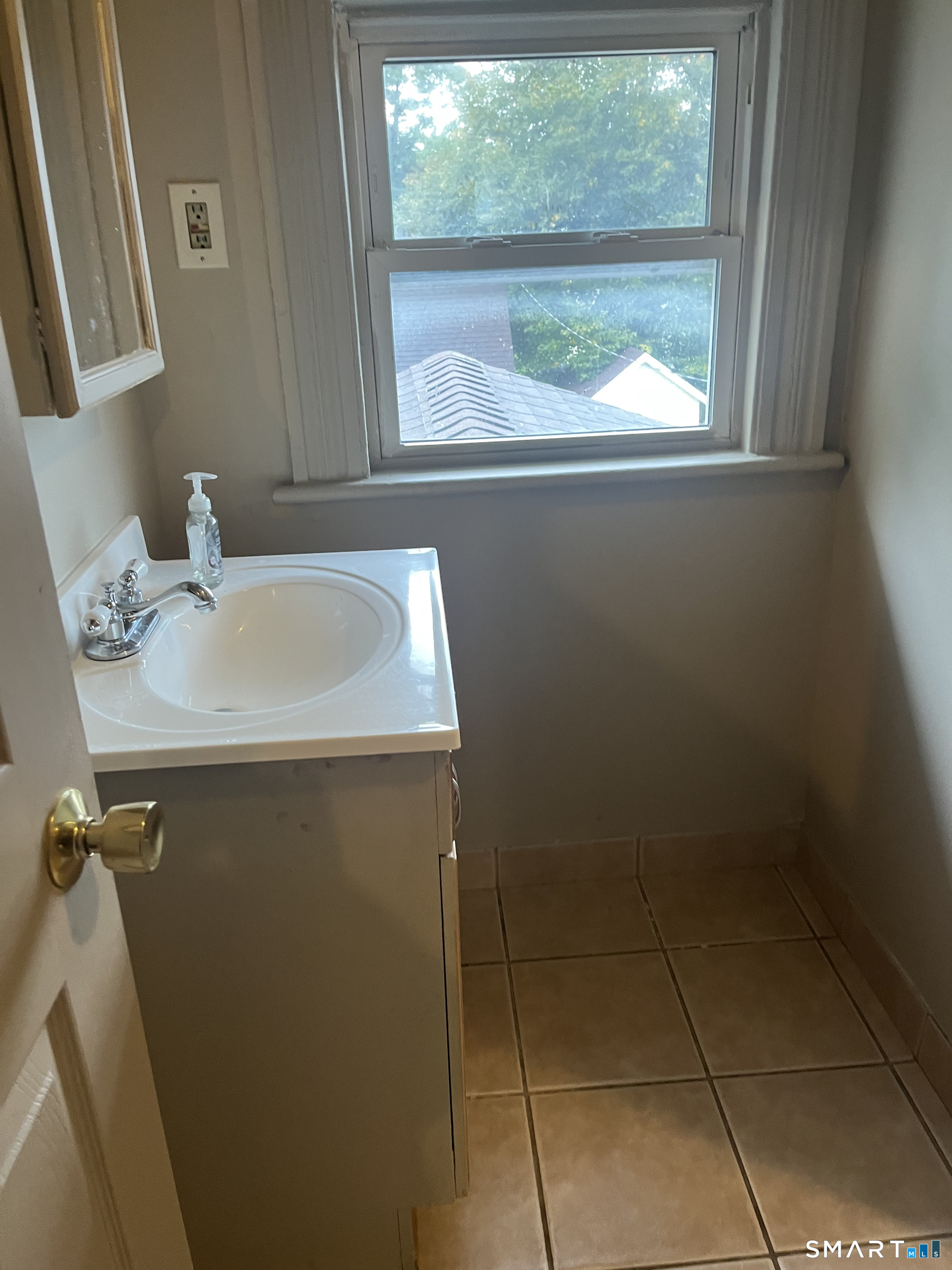 288 Oak 2nd Fl Avenue Property Photo 11