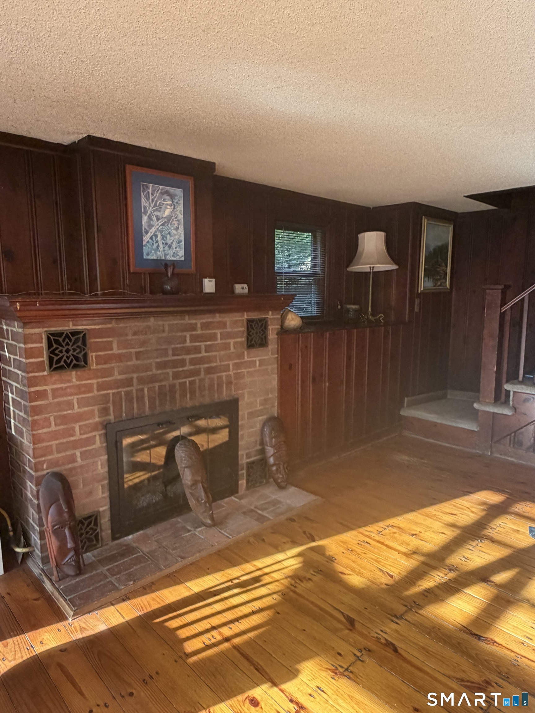 1527 Farmington Avenue Property Photo 2