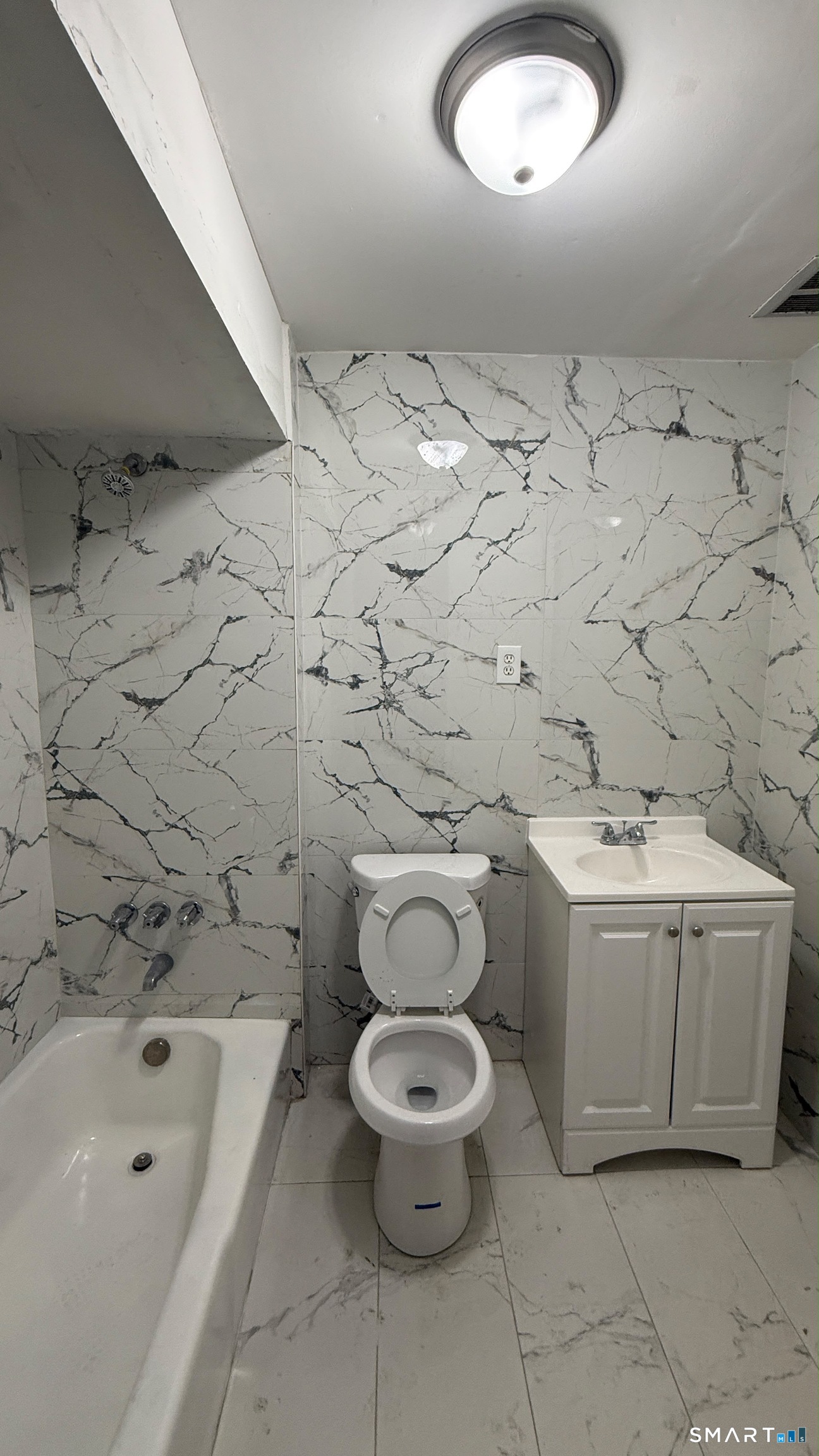 242 Madison 1st Avenue Property Photo 5