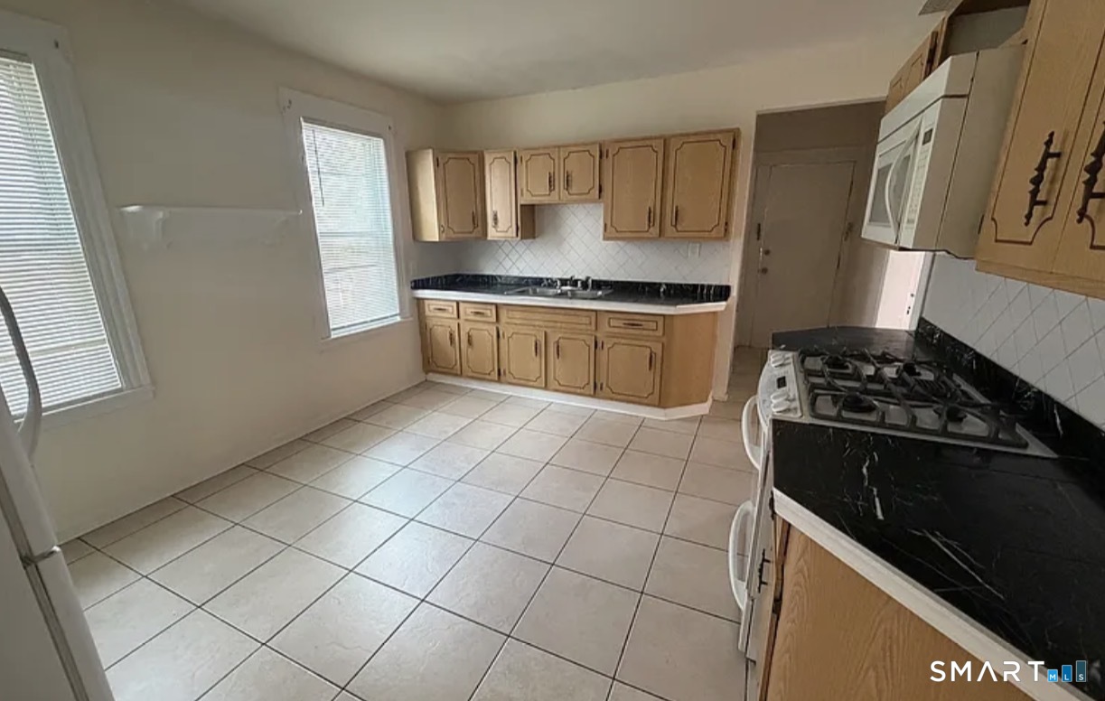 194 Sheridan Street Property Photo 1