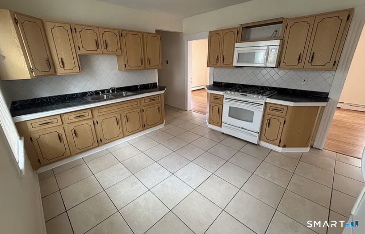 194 Sheridan Street Property Photo 2