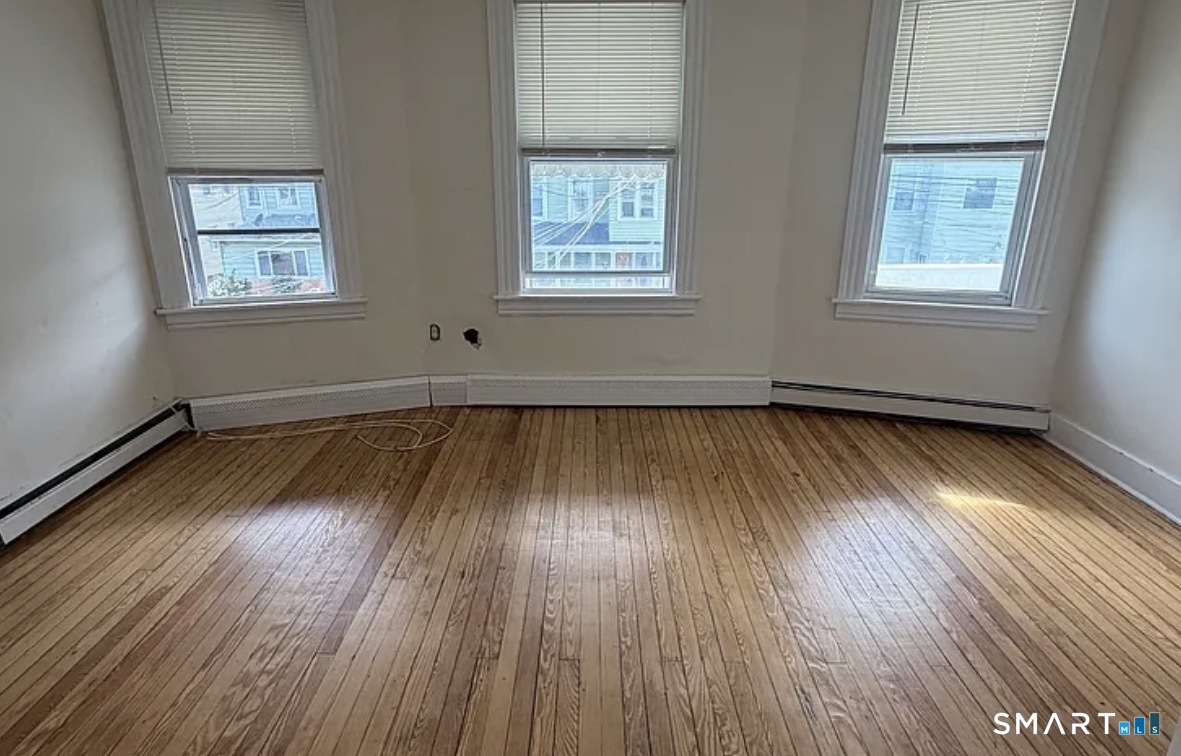 194 Sheridan Street Property Photo 3