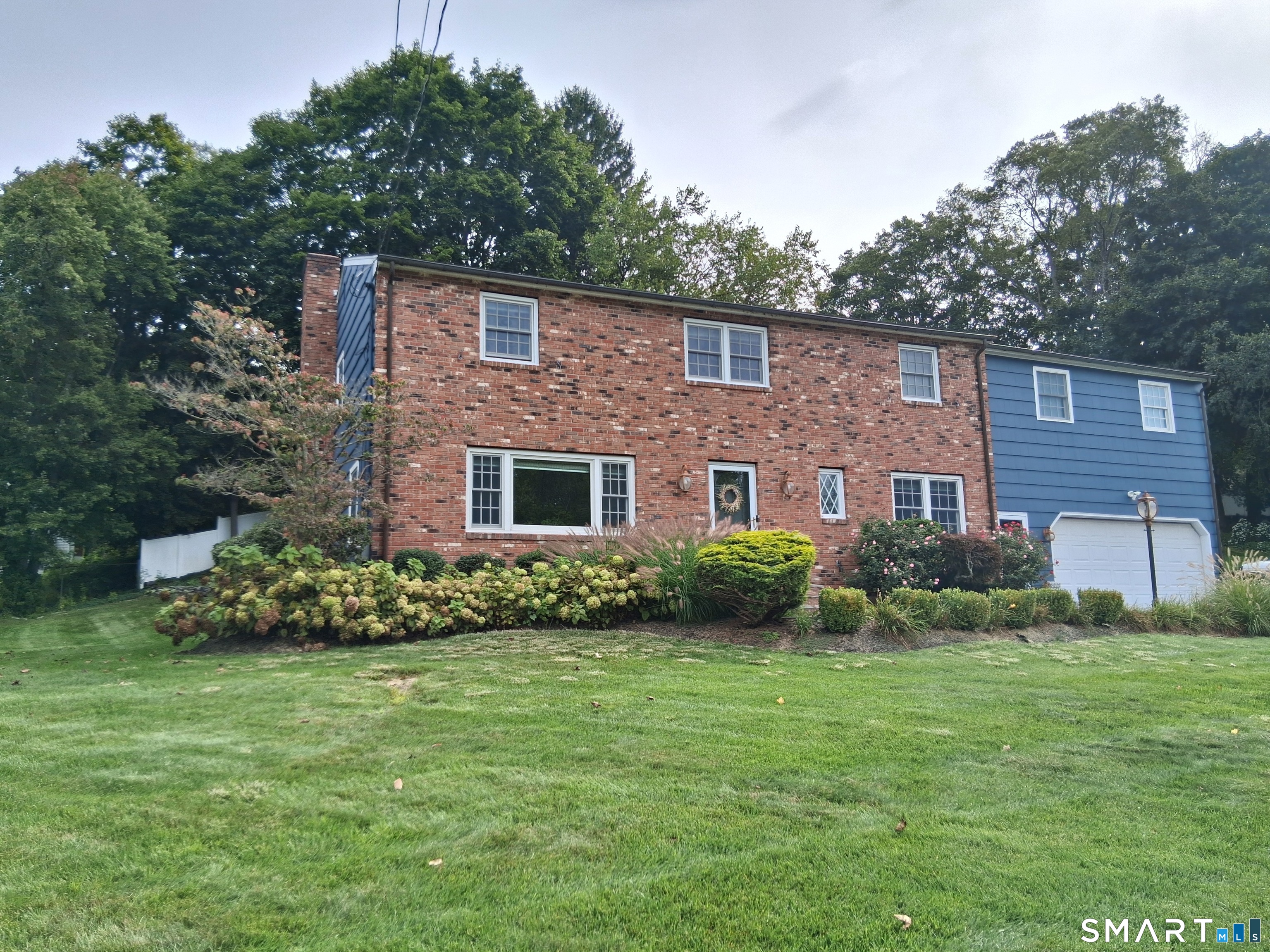 100 Rolling Ridge Road Property Photo 1