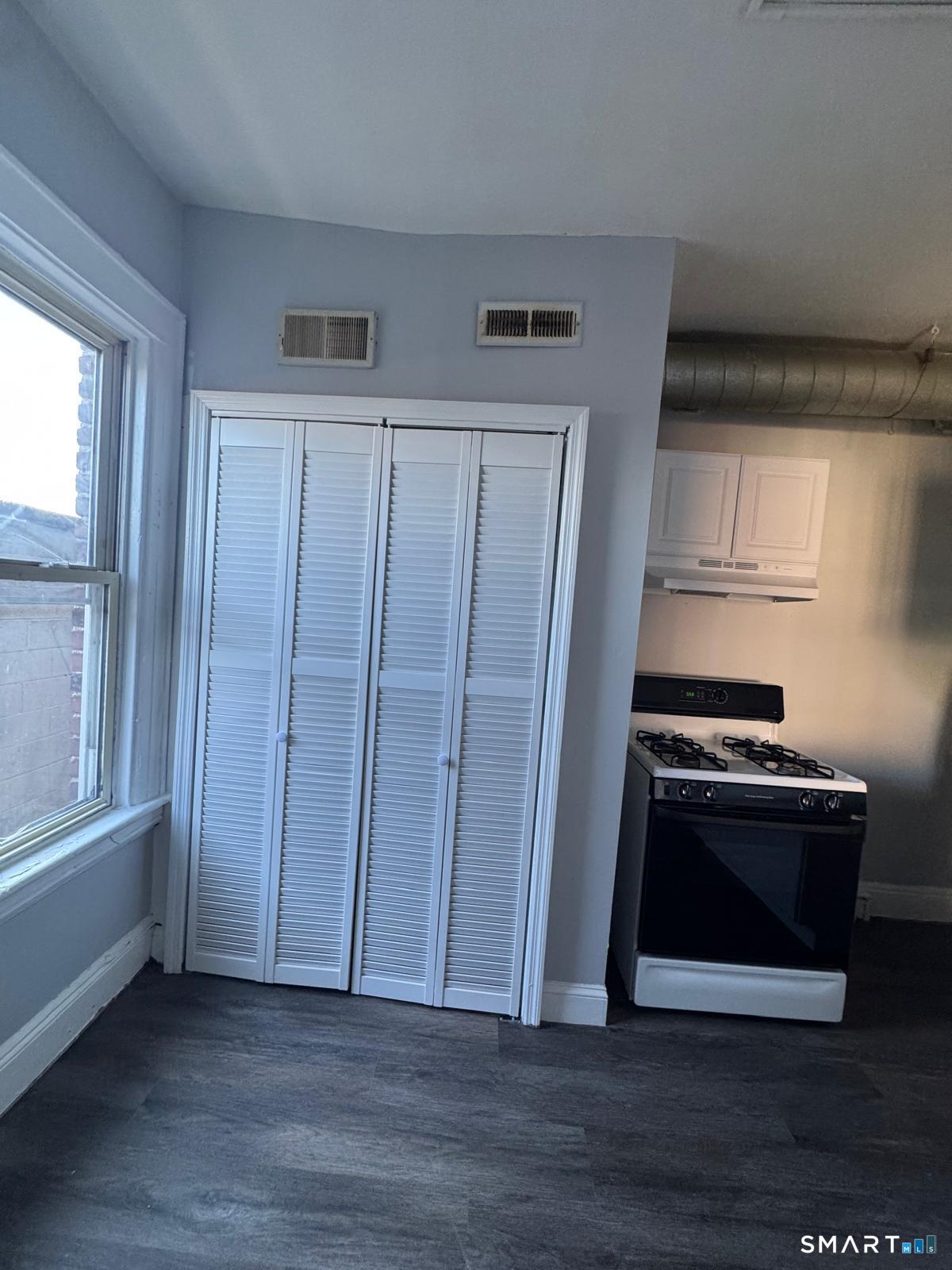 159 Charles 6 Street Property Photo 1