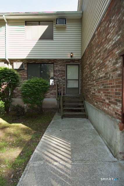 839 Blackstone 839 Village Property Photo 2