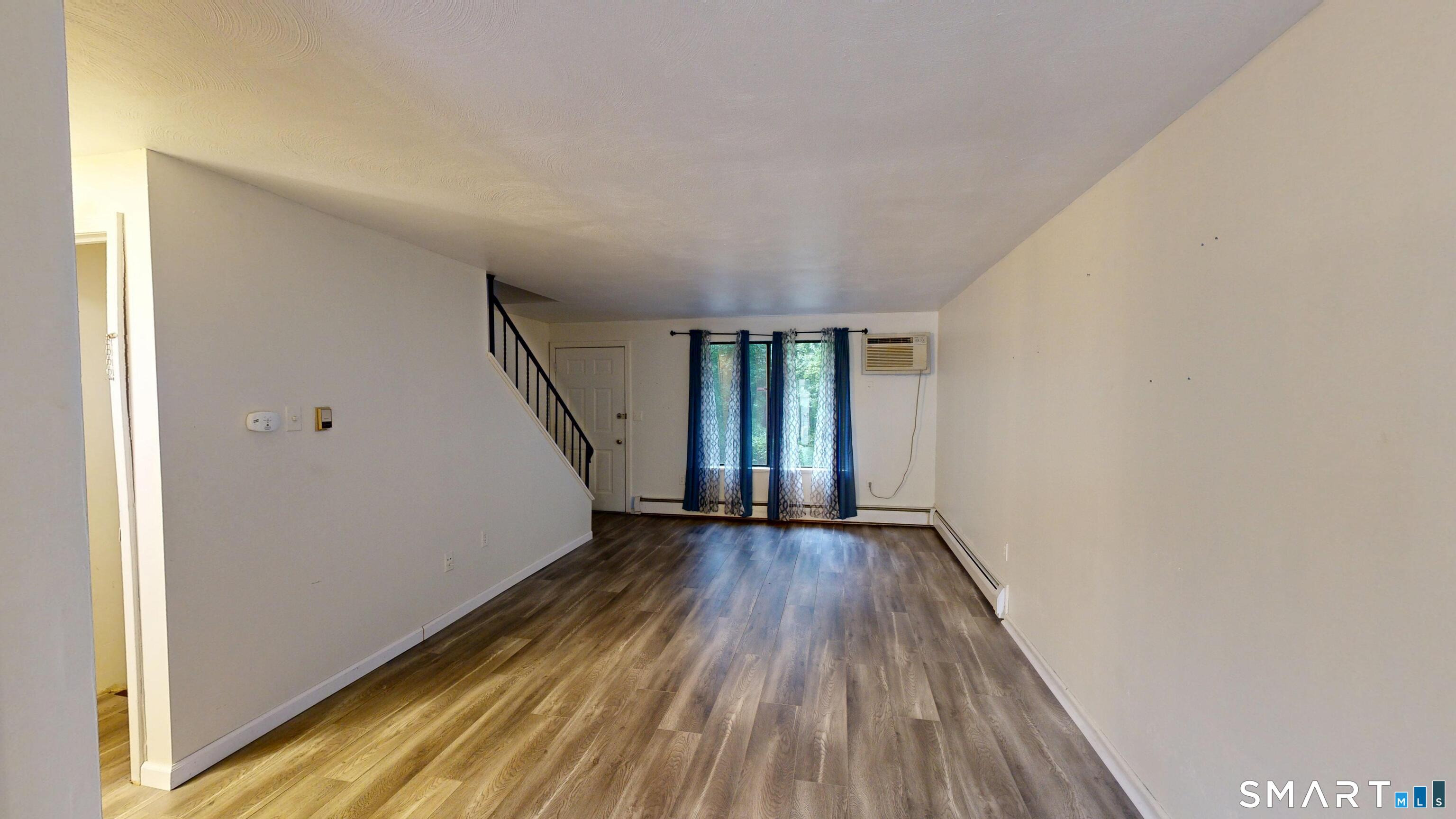 839 Blackstone 839 Village Property Photo 4