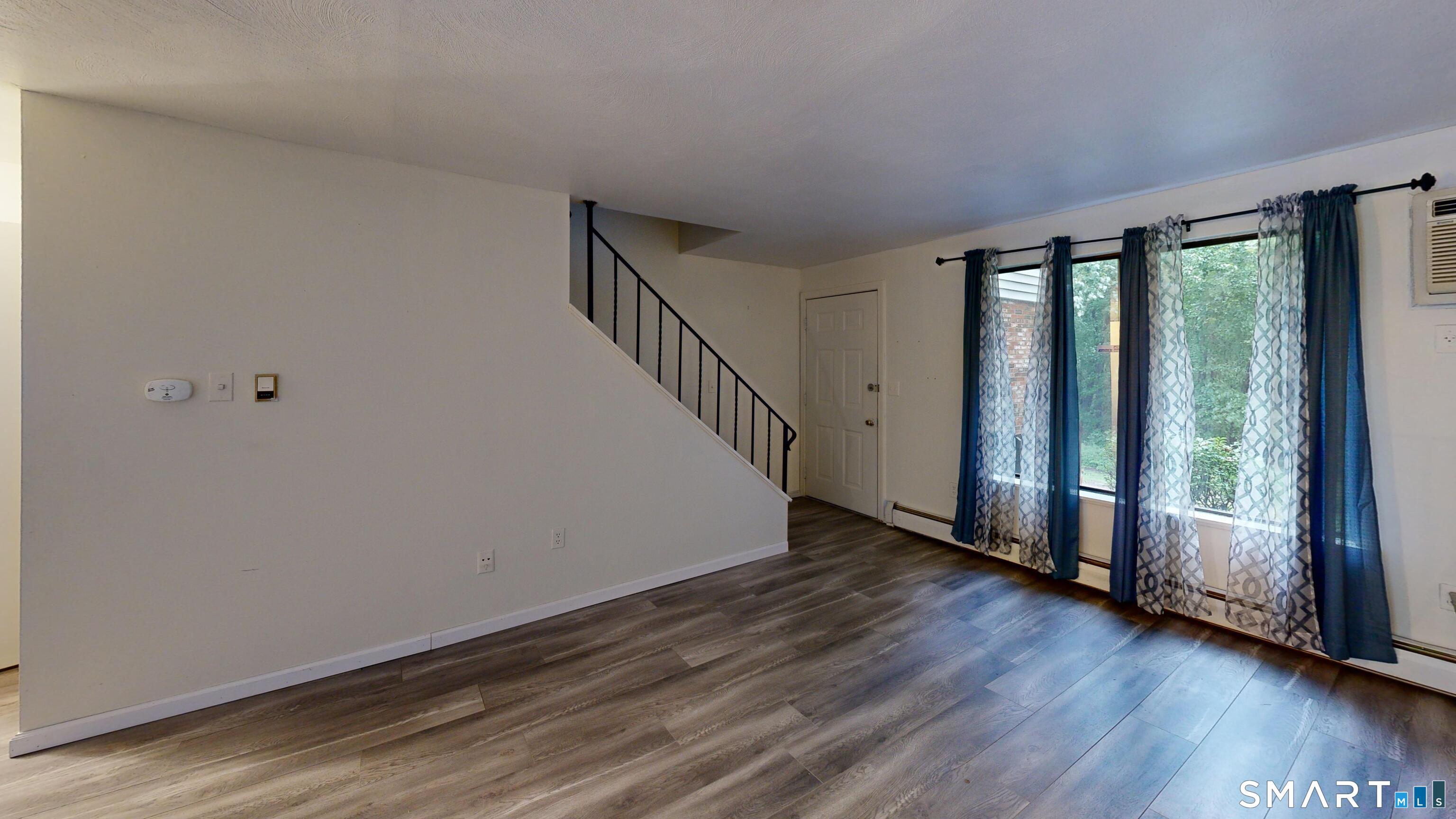 839 Blackstone 839 Village Property Photo 5