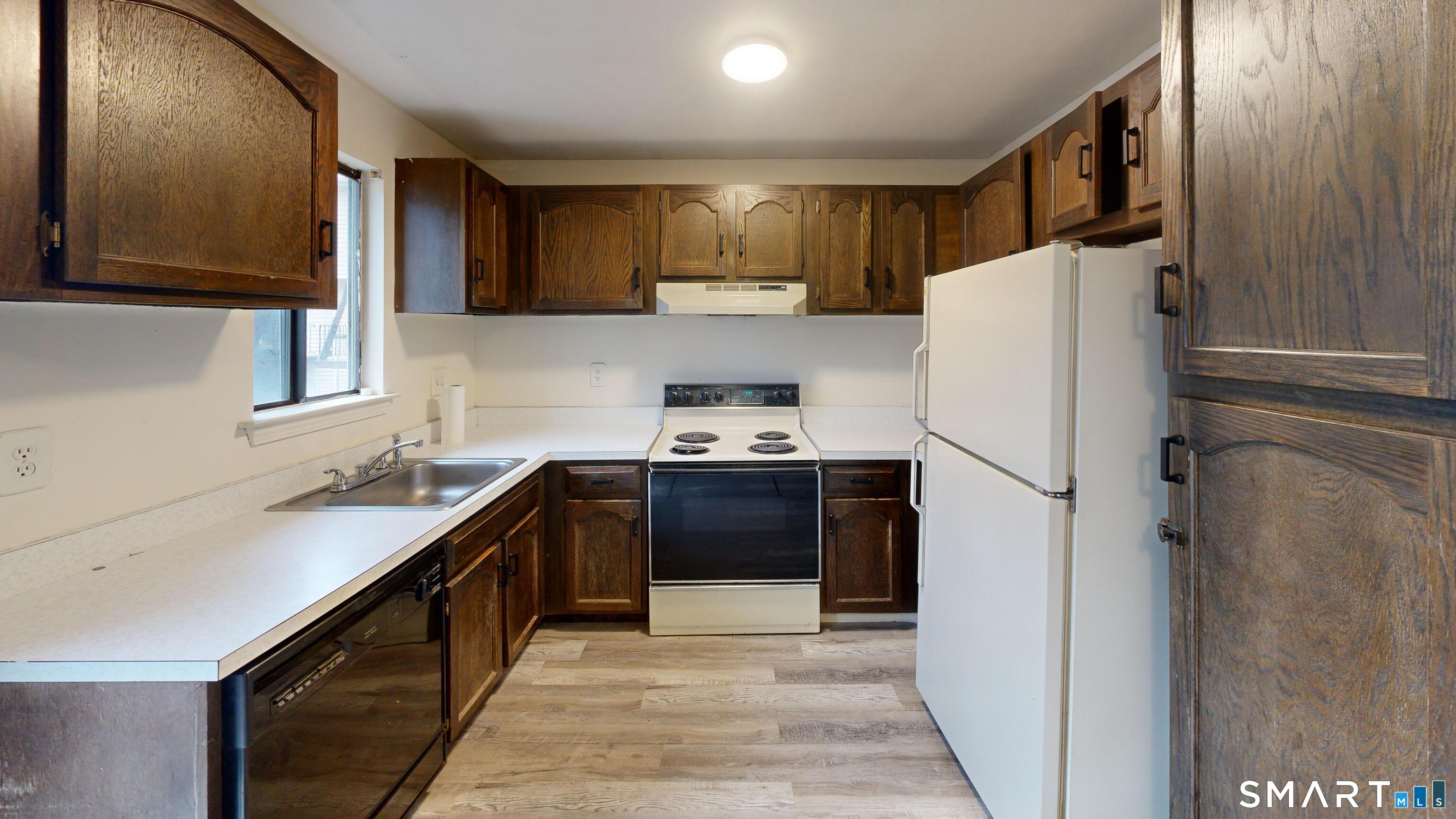 839 Blackstone 839 Village Property Photo 10