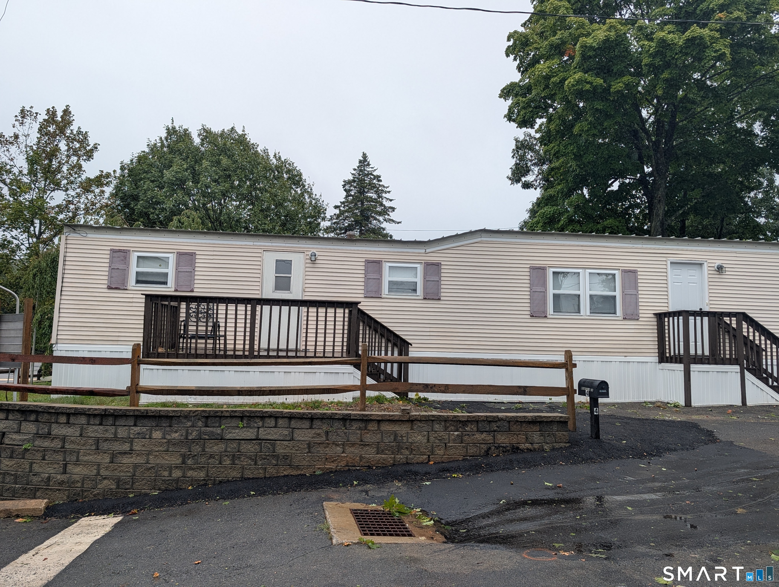 4 Mountain Drive Property Photo 1