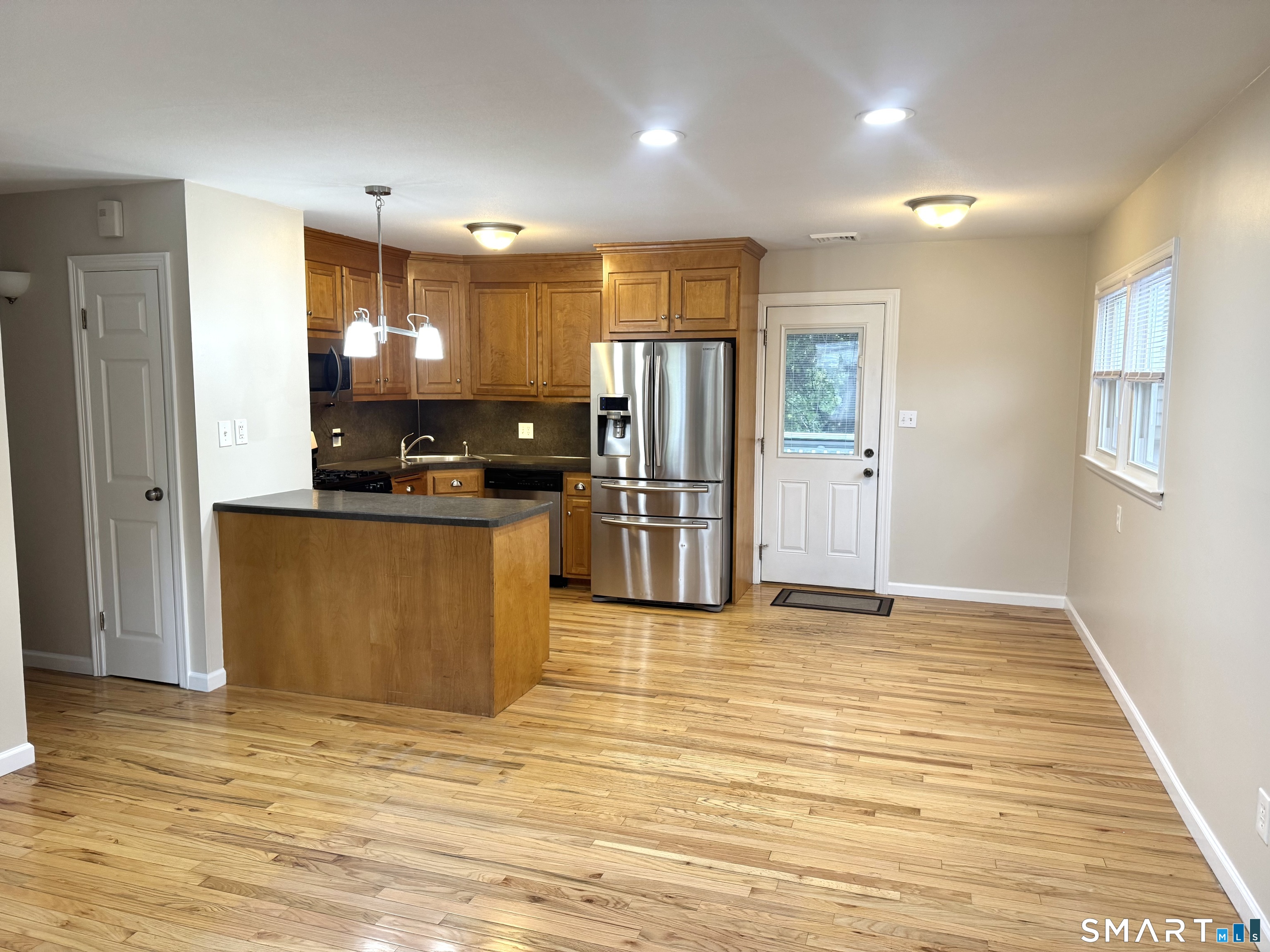127 Wolcott Street Property Photo 6