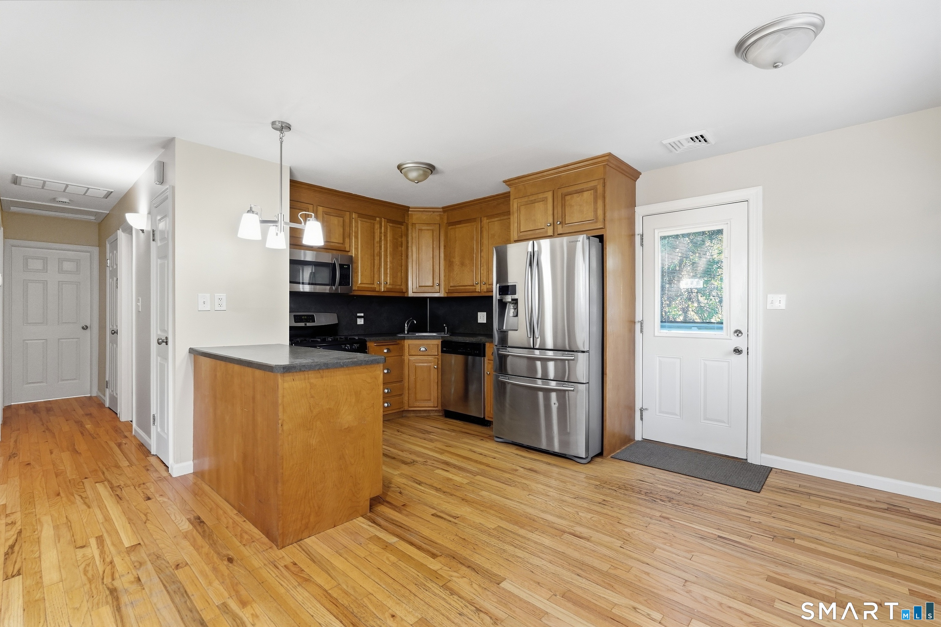 127 Wolcott Street Property Photo 8