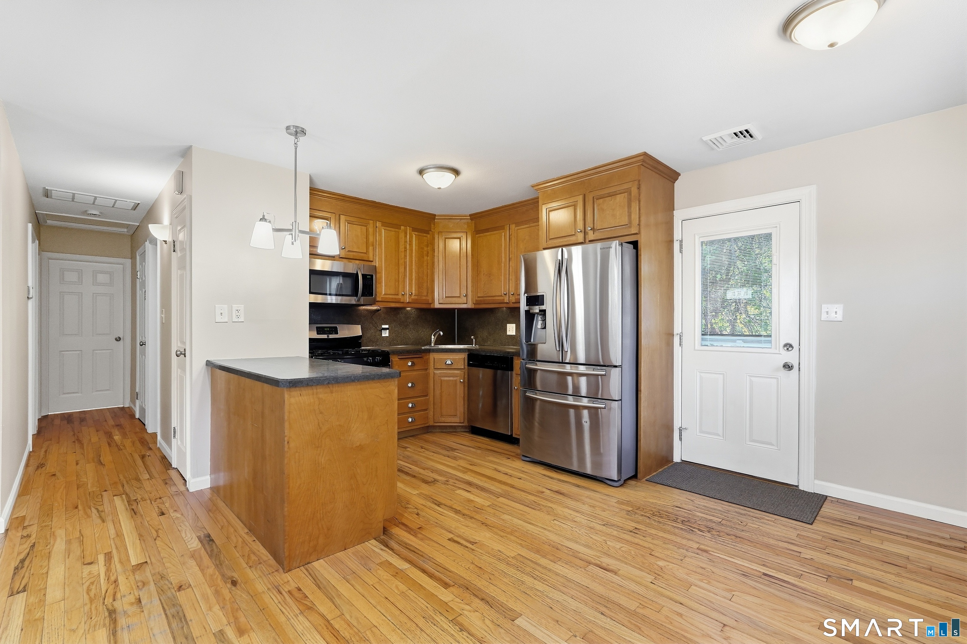 127 Wolcott Street Property Photo 13